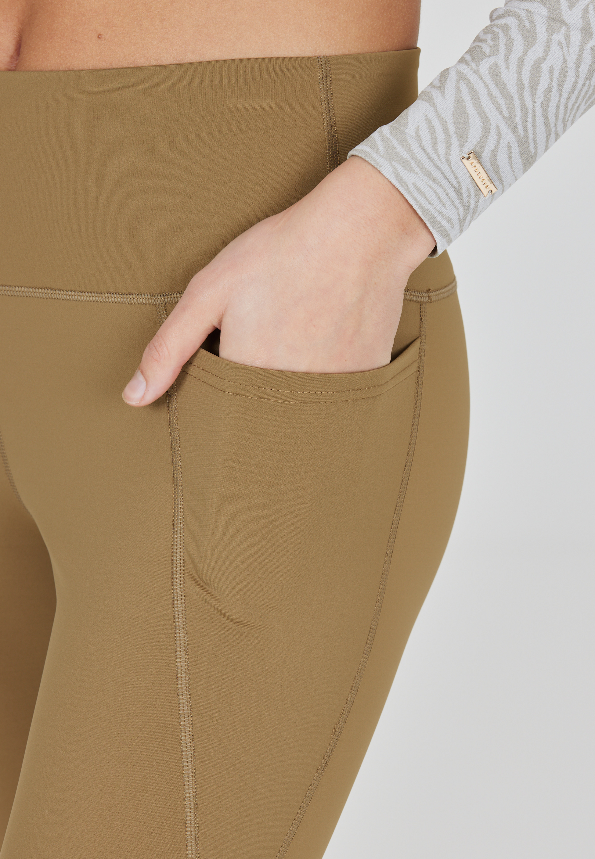 ATHLECIA, Aliya Tight