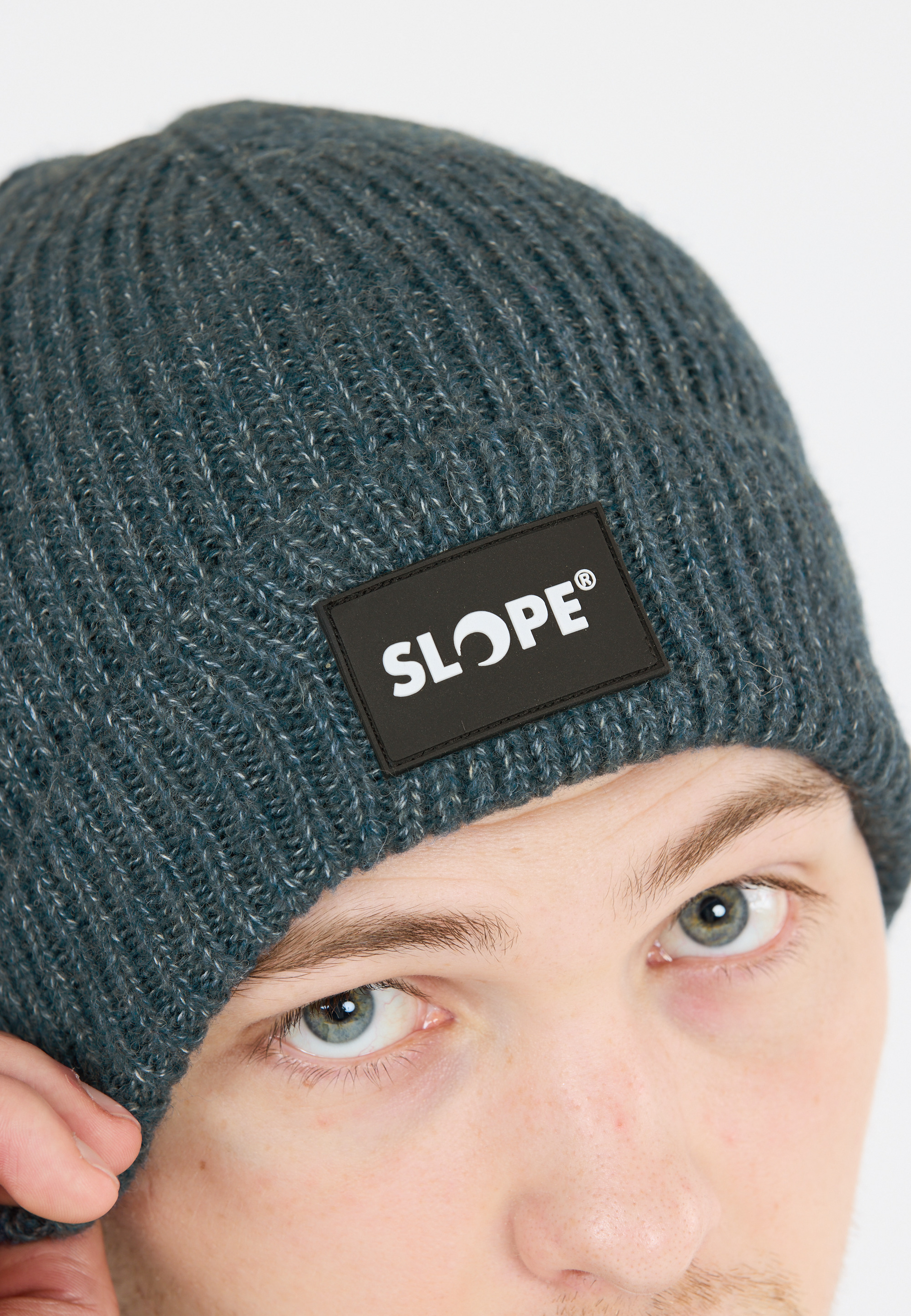 SLOPE, Andi Cap