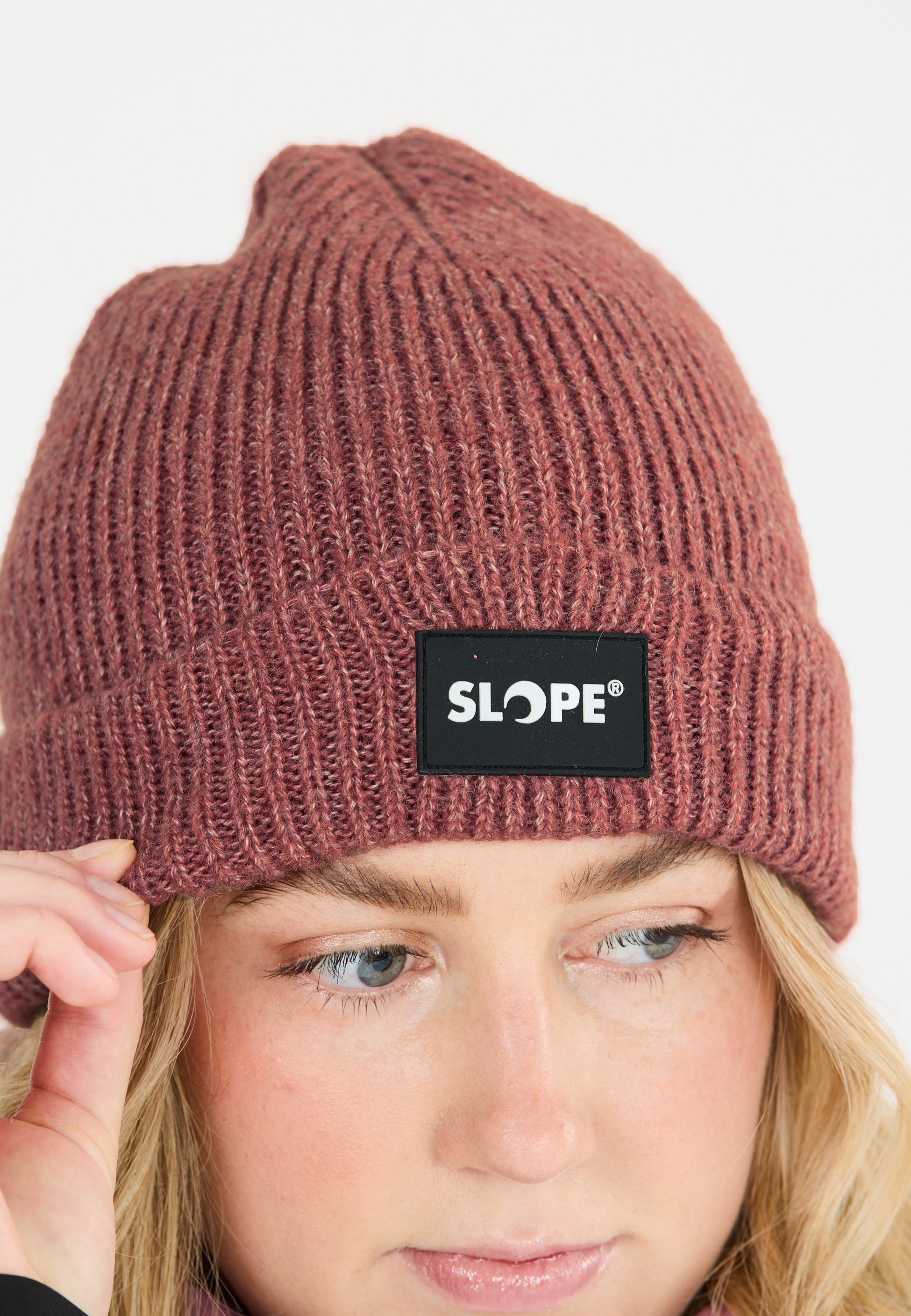 SLOPE, Andi Cap