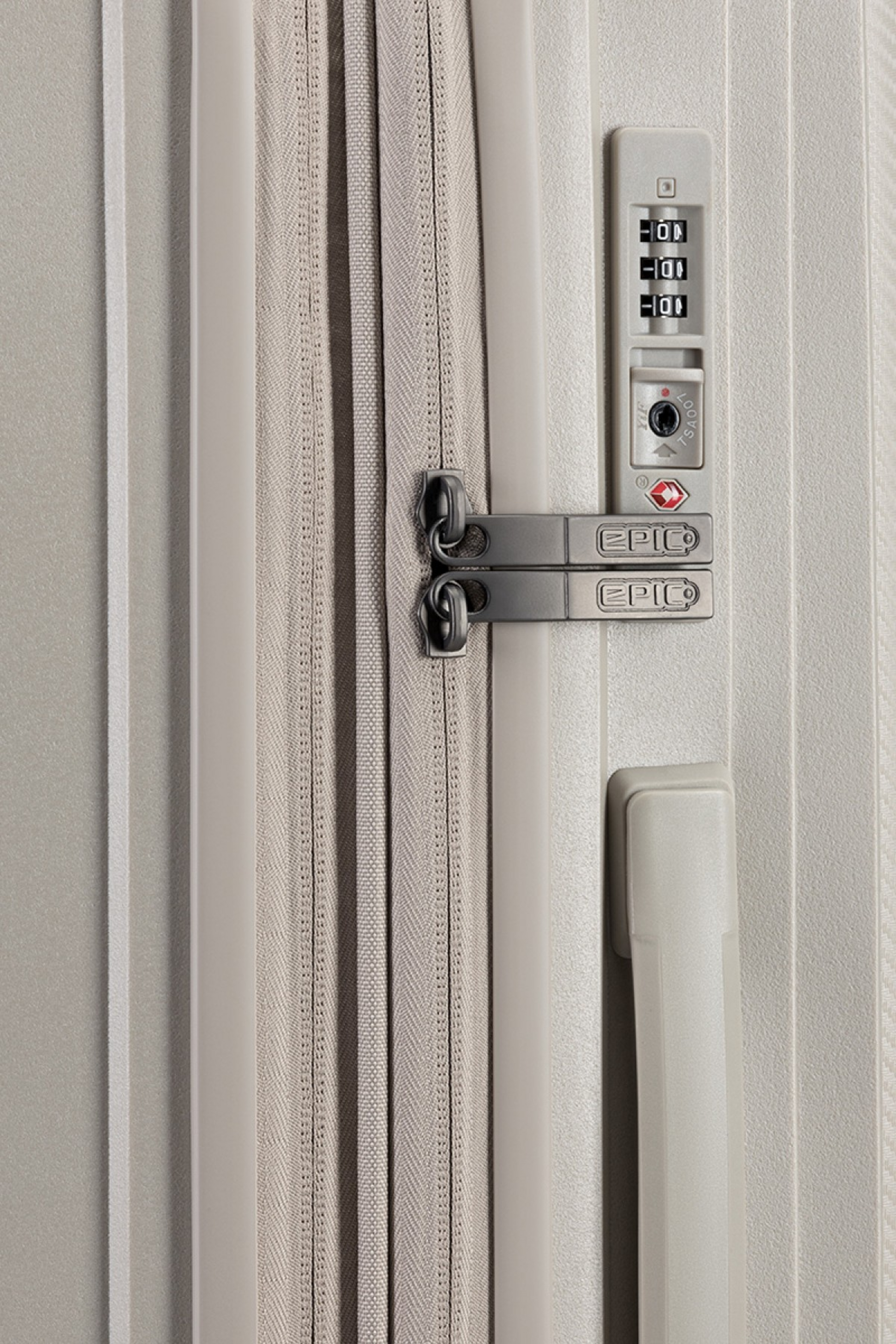 EPIC, Anthem Resv&auml;ska 65 cm