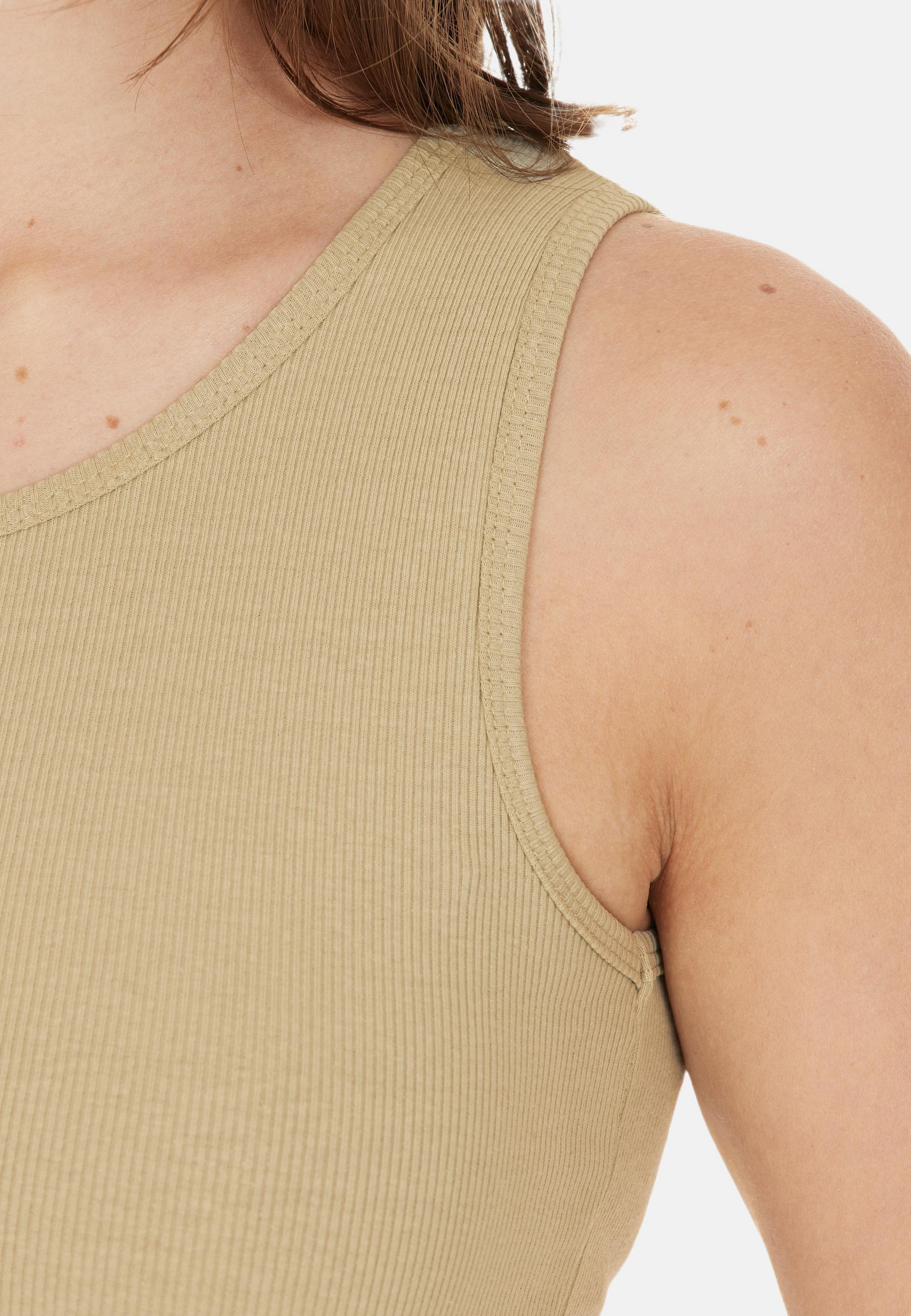 WHISTLER, Ariana Top