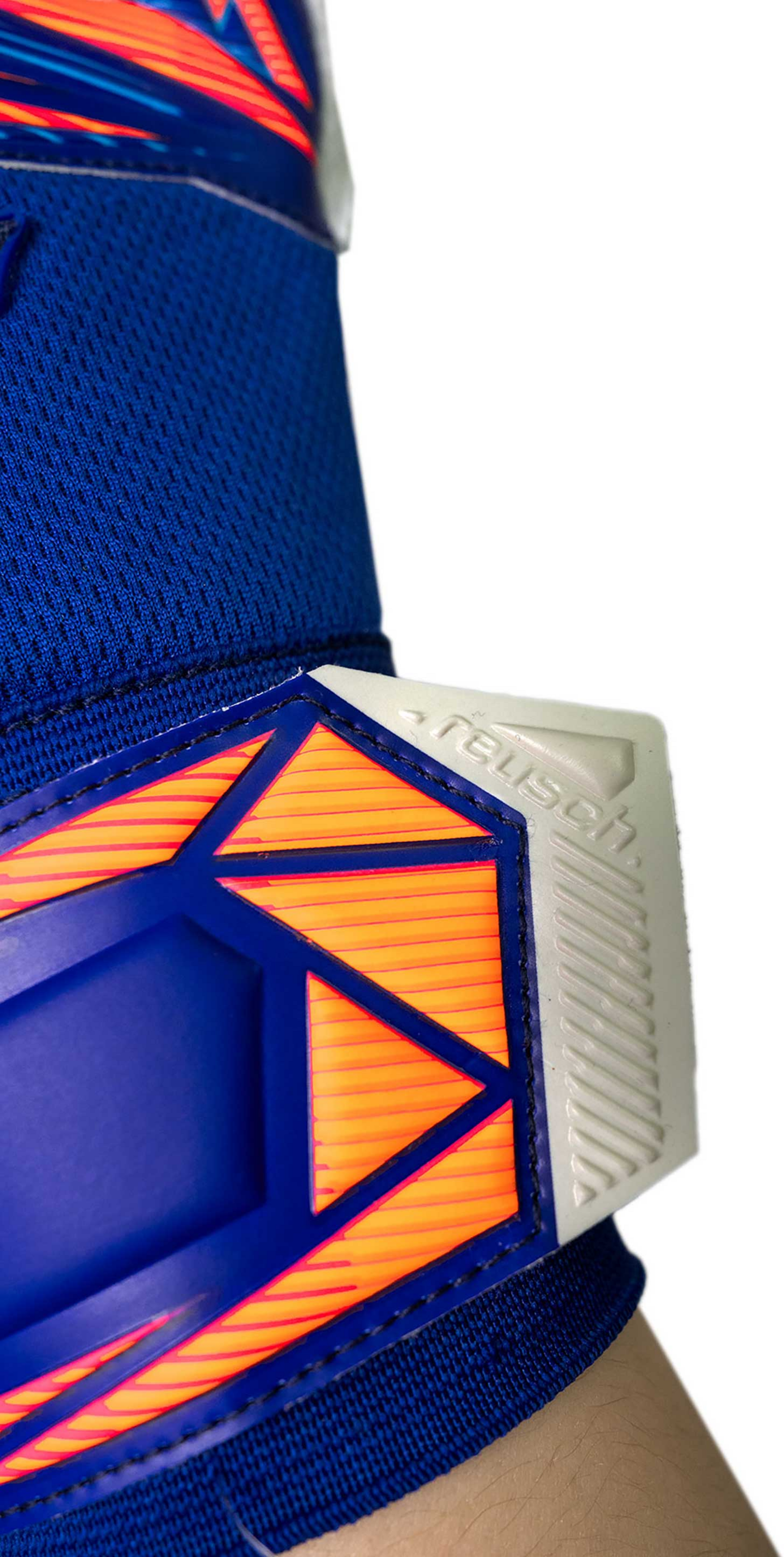 REUSCH, Attrakt Advance