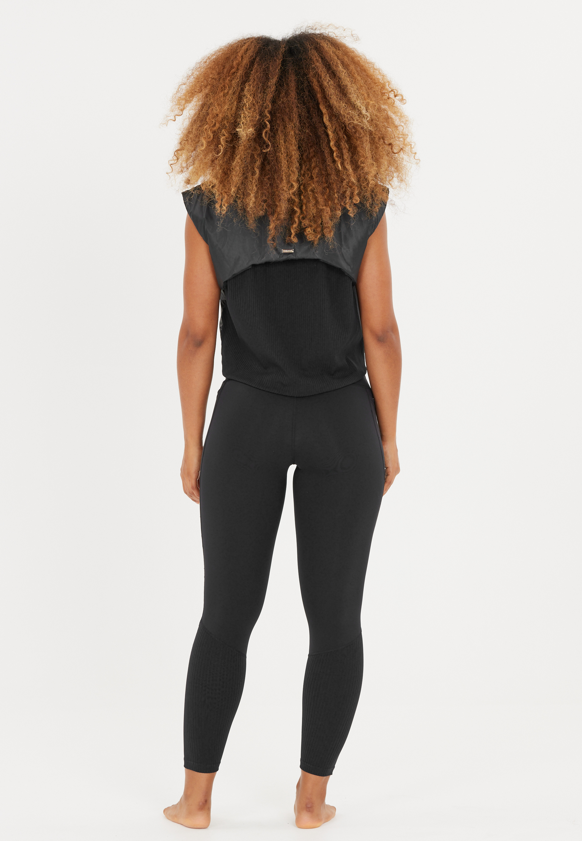 ATHLECIA, Ayanda Vest