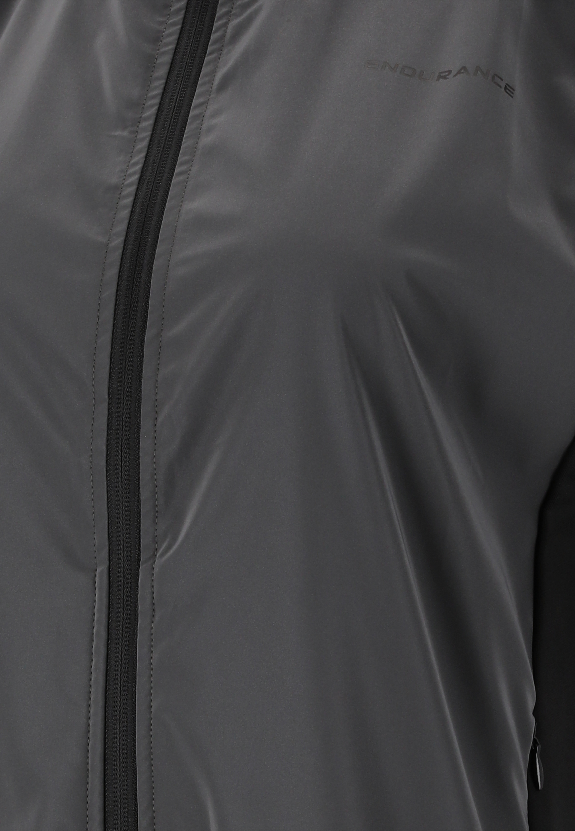 ENDURANCE, Bebinca Vest