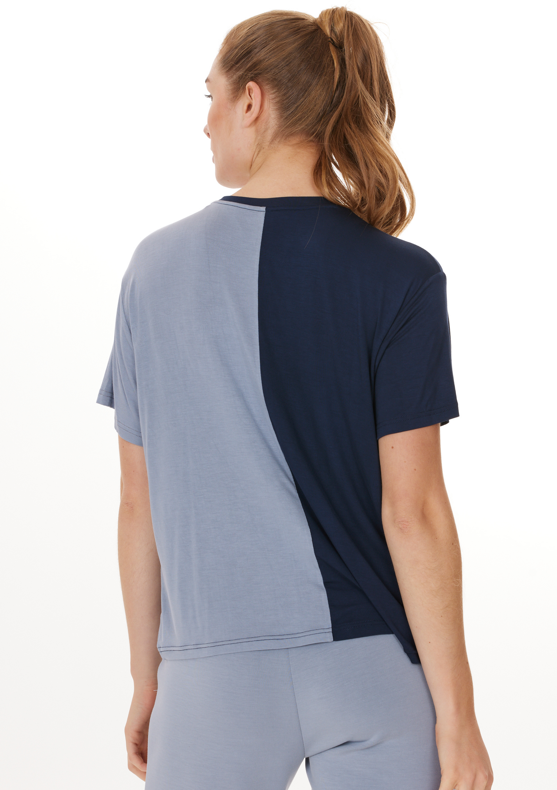 ENDURANCE, Carla T-shirt