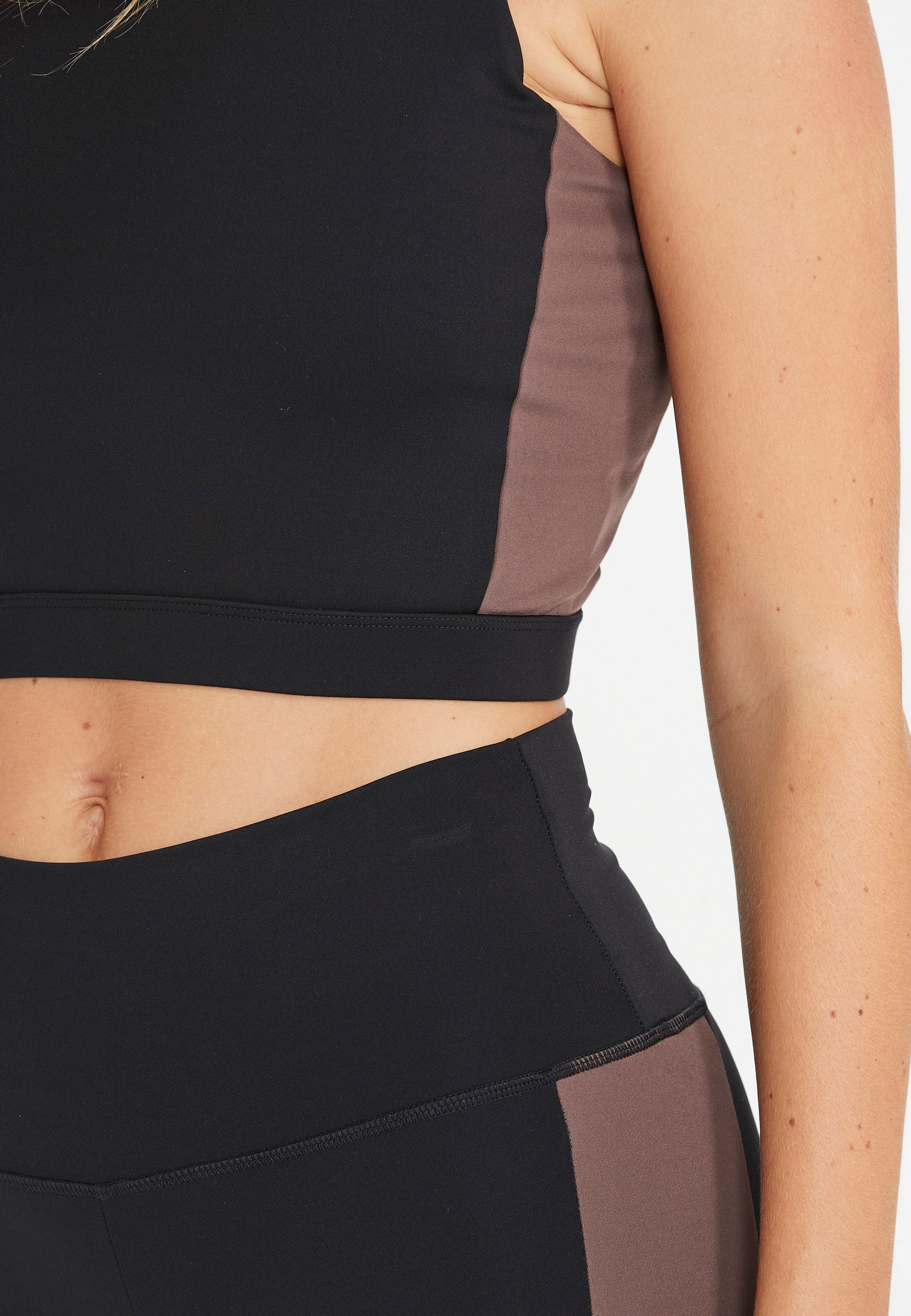 ATHLECIA, Comaya Sports Bra