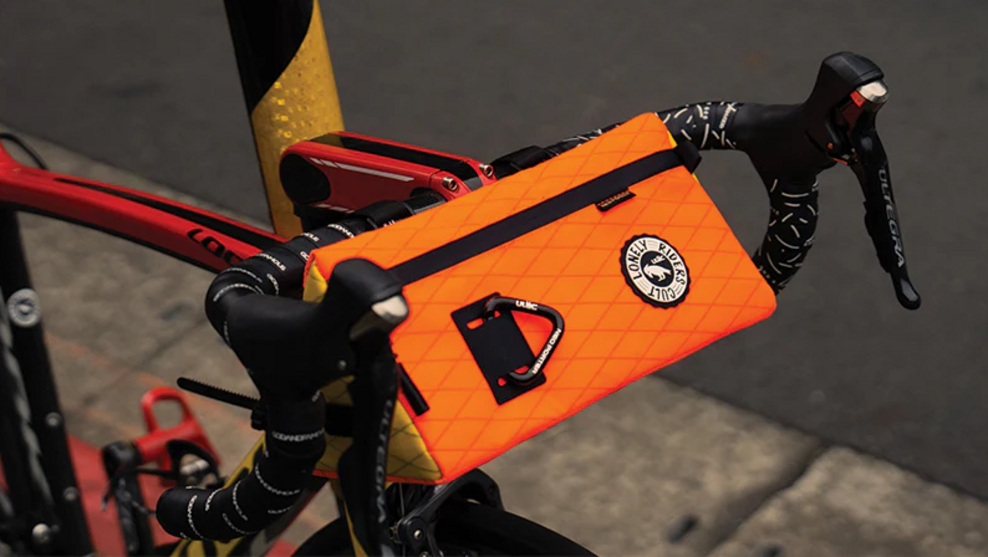 UL&Auml;C, Coursier Apex Max 3.2l Lava Cykelv&auml;ska