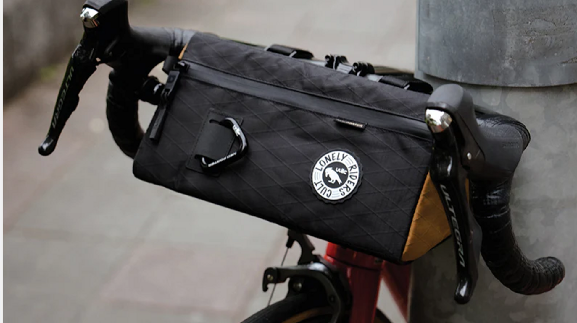 UL&Auml;C, Coursier Apex Max 3.2l Onyx Cykelv&auml;ska