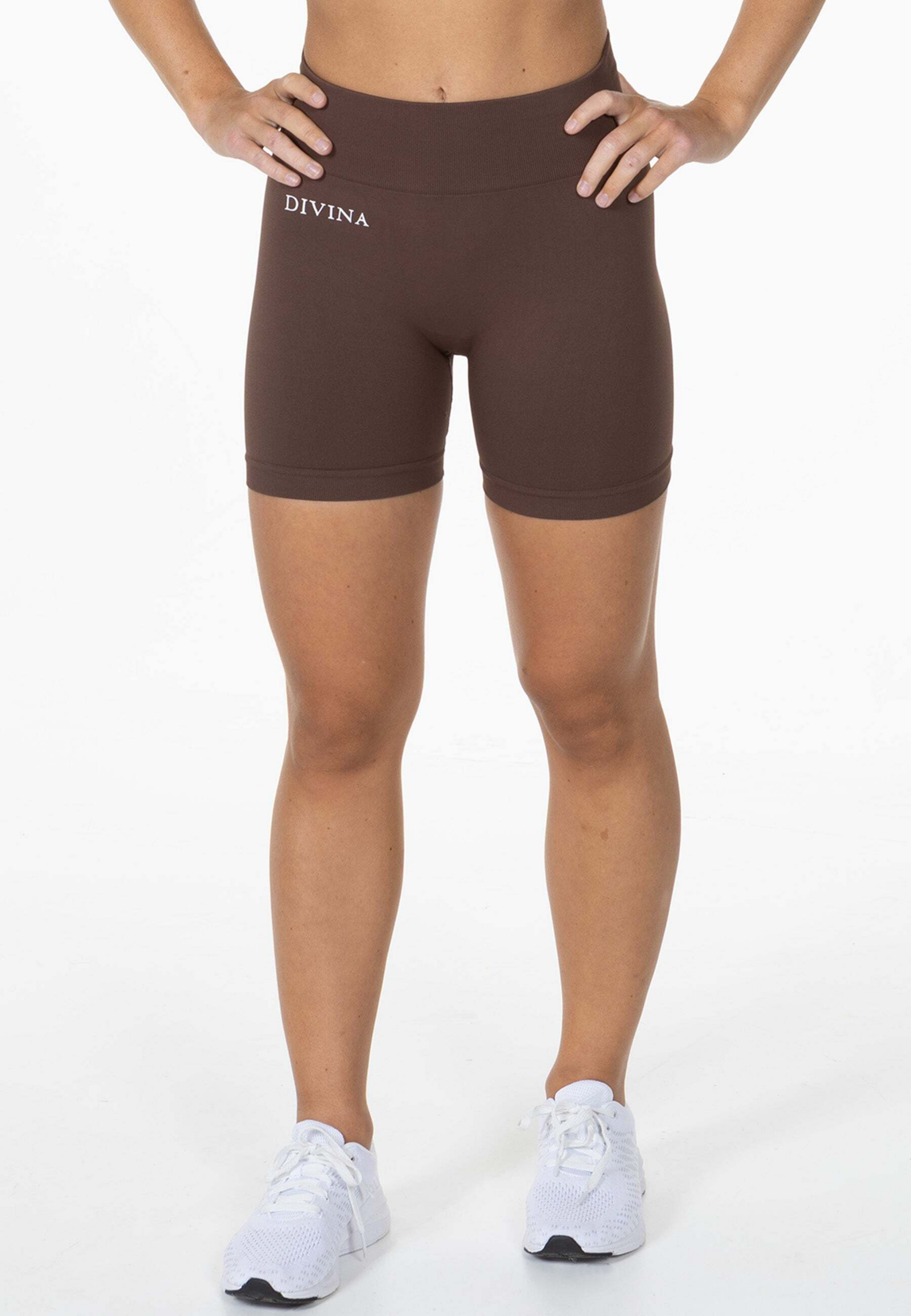 DIVINA, Divina Shorts 'prime'