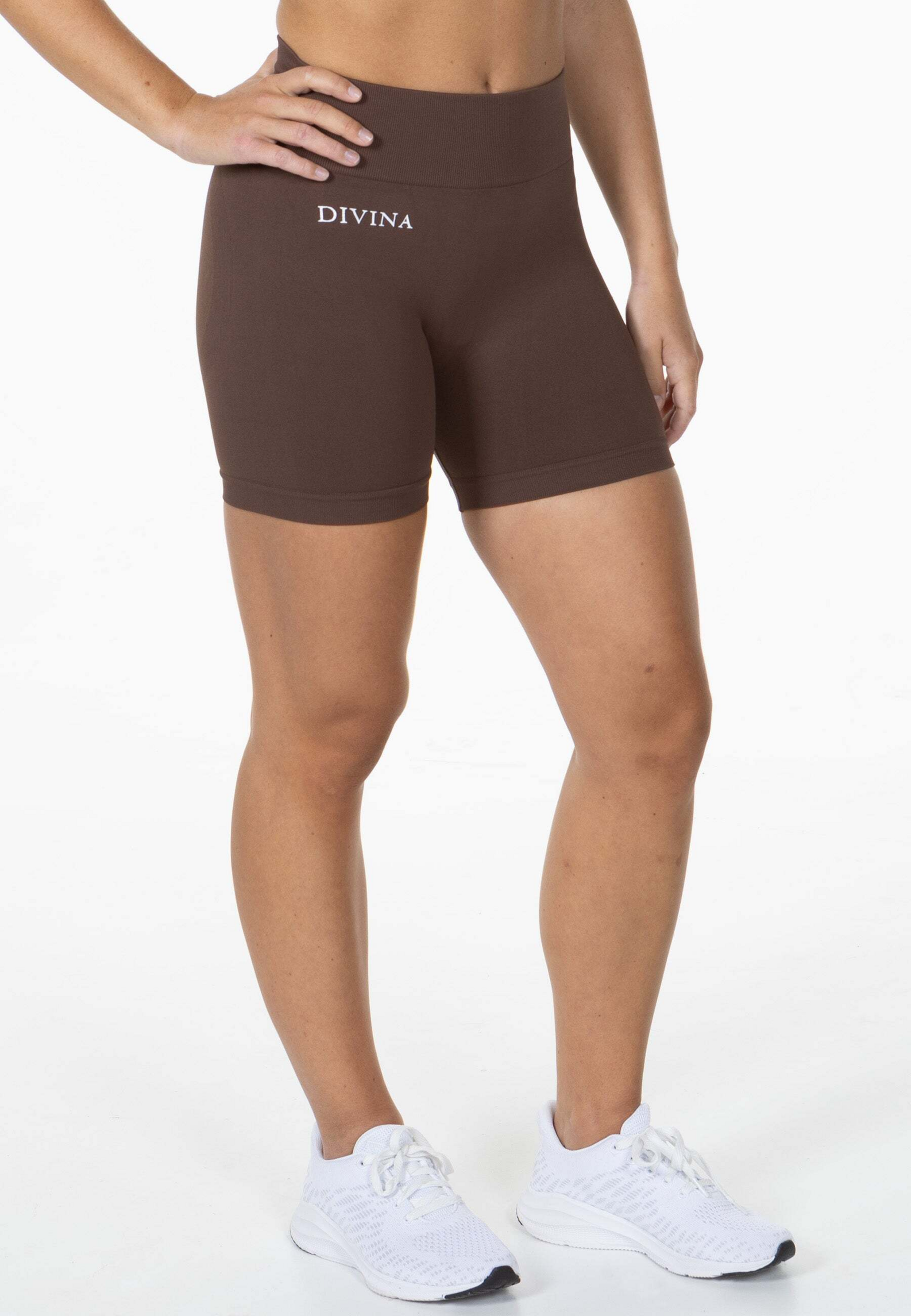DIVINA, Divina Shorts 'prime'