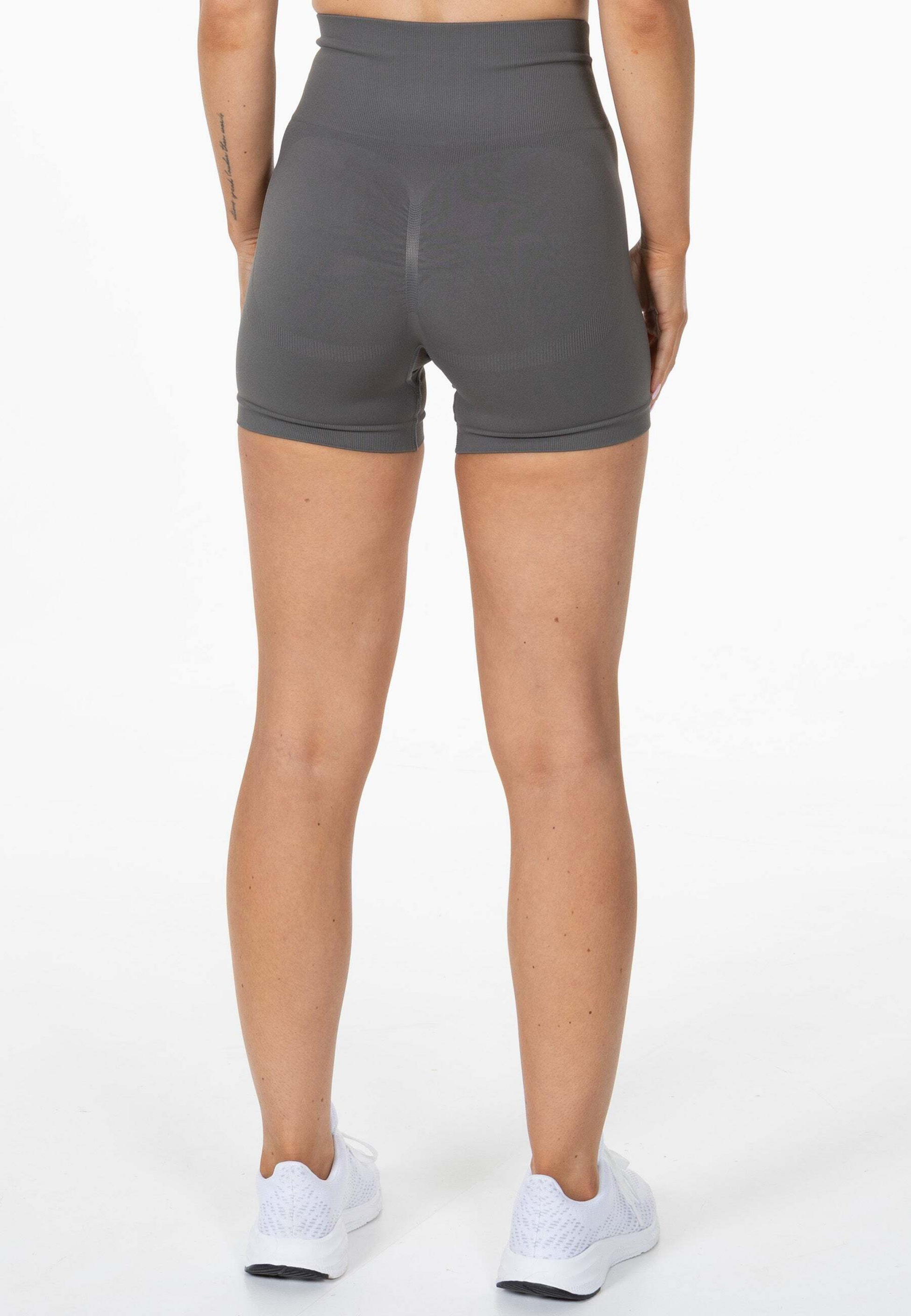 DIVINA, Divina Shorts 'prime'