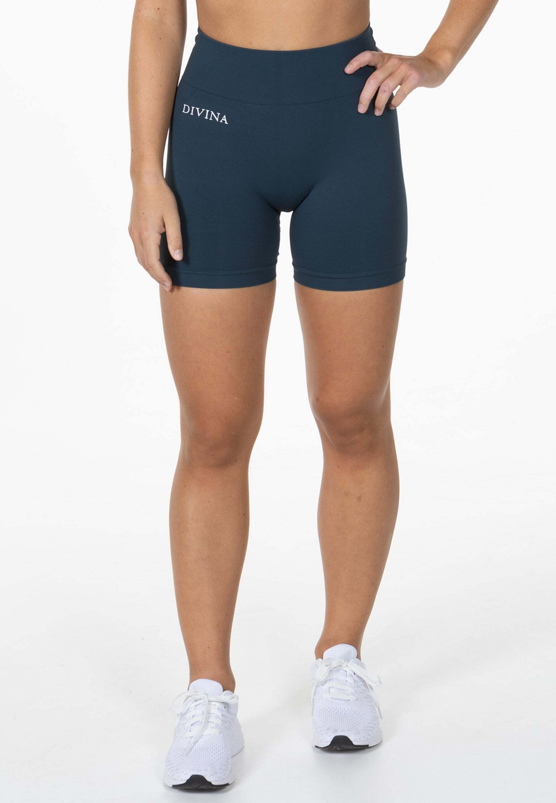 DIVINA, Divina Shorts 'prime'