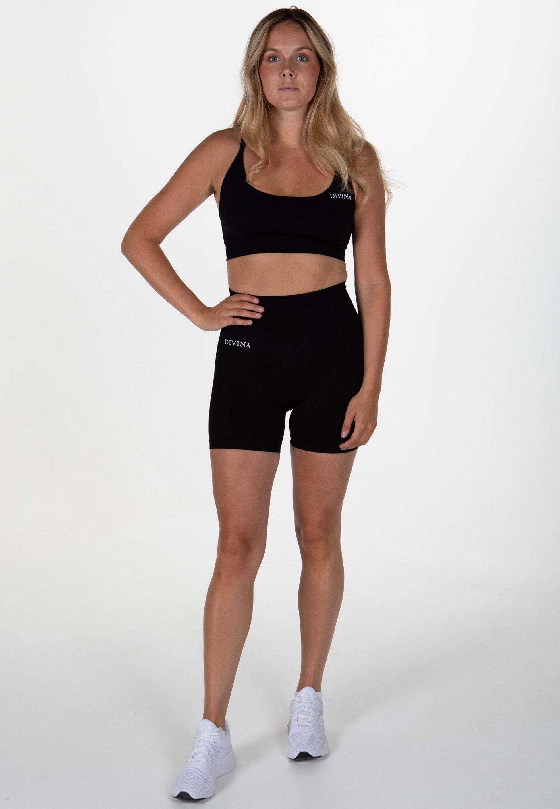 DIVINA, Divina Shorts 'prime'