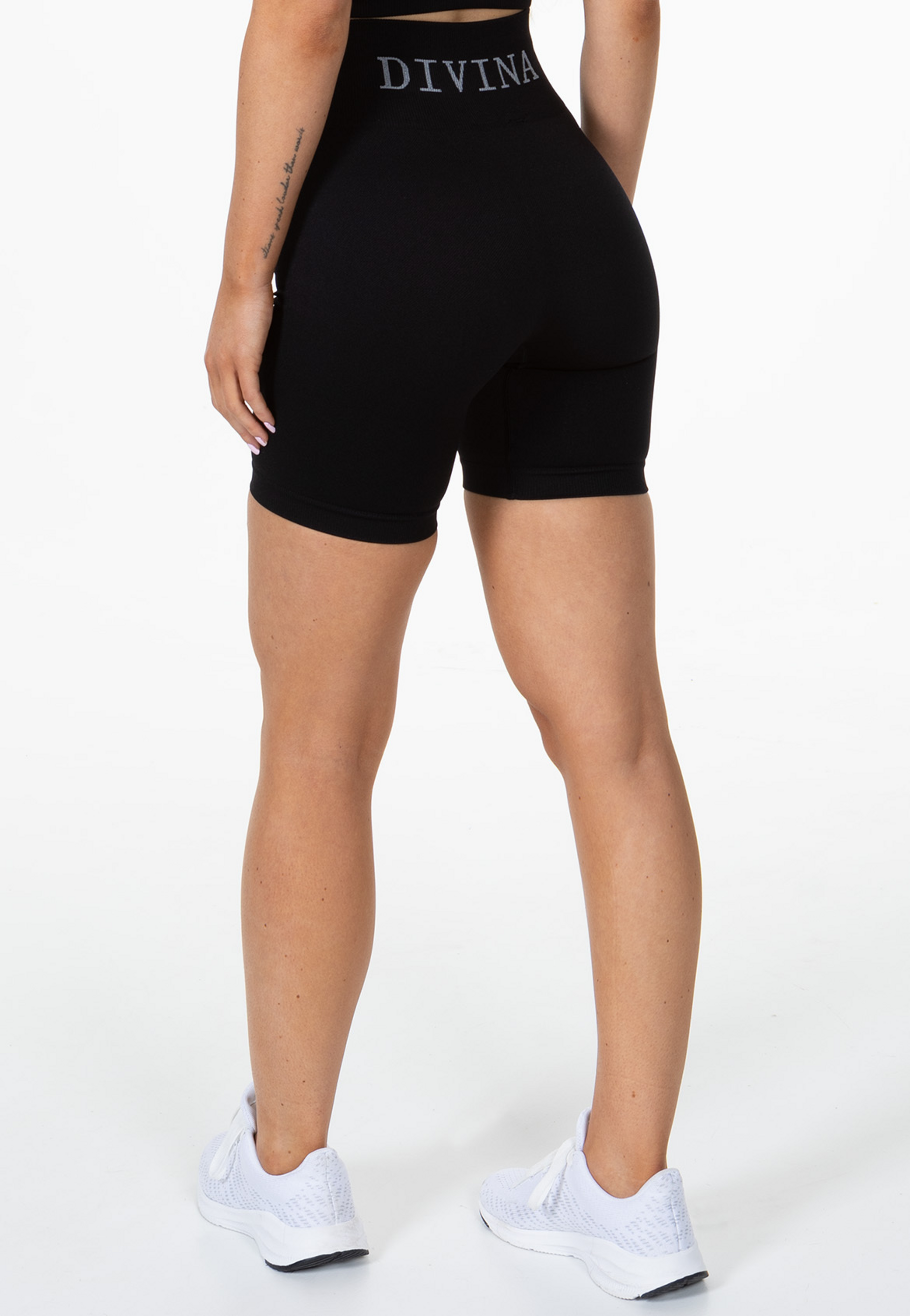 DIVINA, Divina Shorts 'signature'