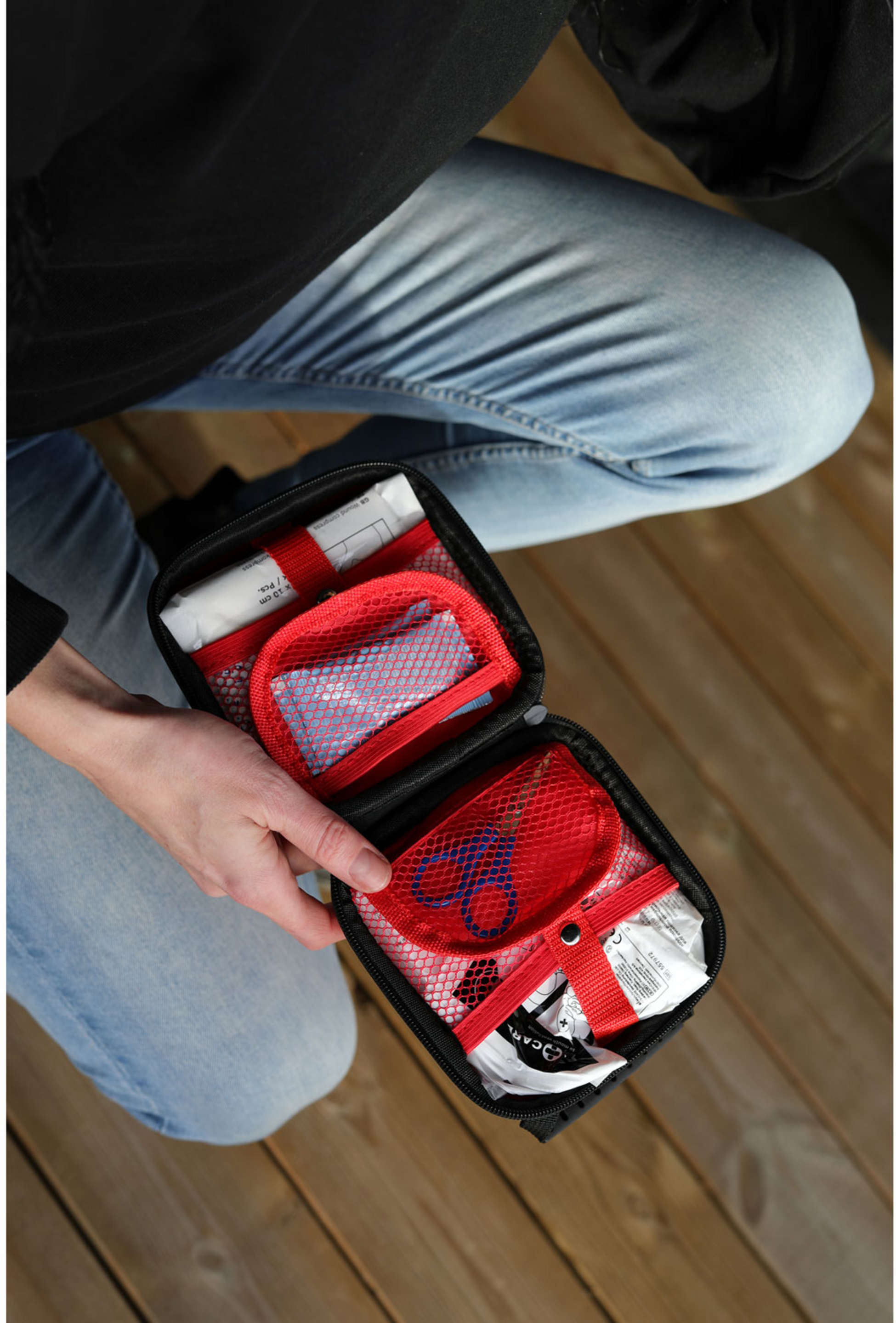 NEXA, F&ouml;rsta Hj&auml;lpen-v&auml;ska Liten 30 Delar R&ouml;d