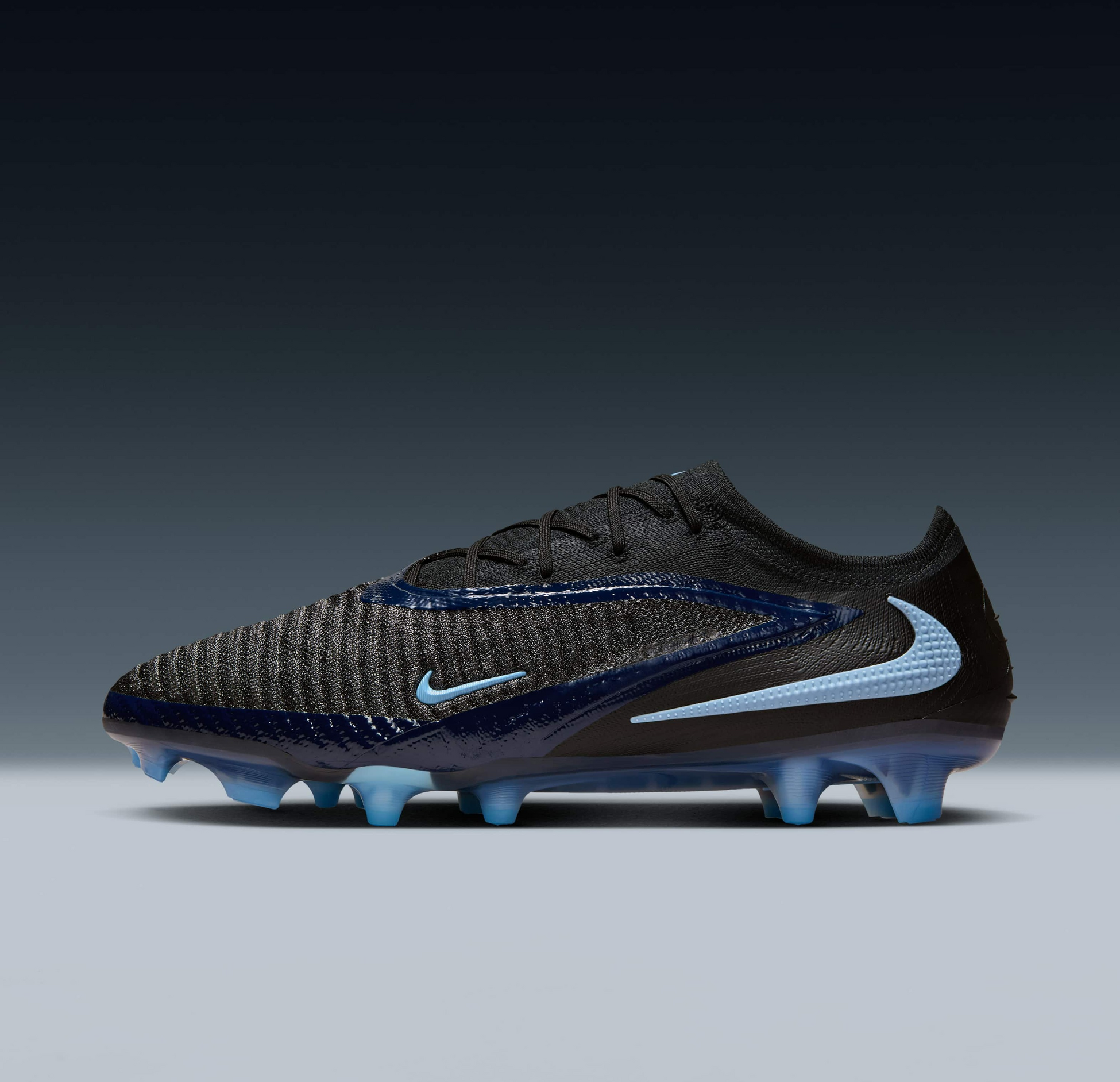 NIKE, Firm-ground Football Boot Phantom 6 Low Elite
