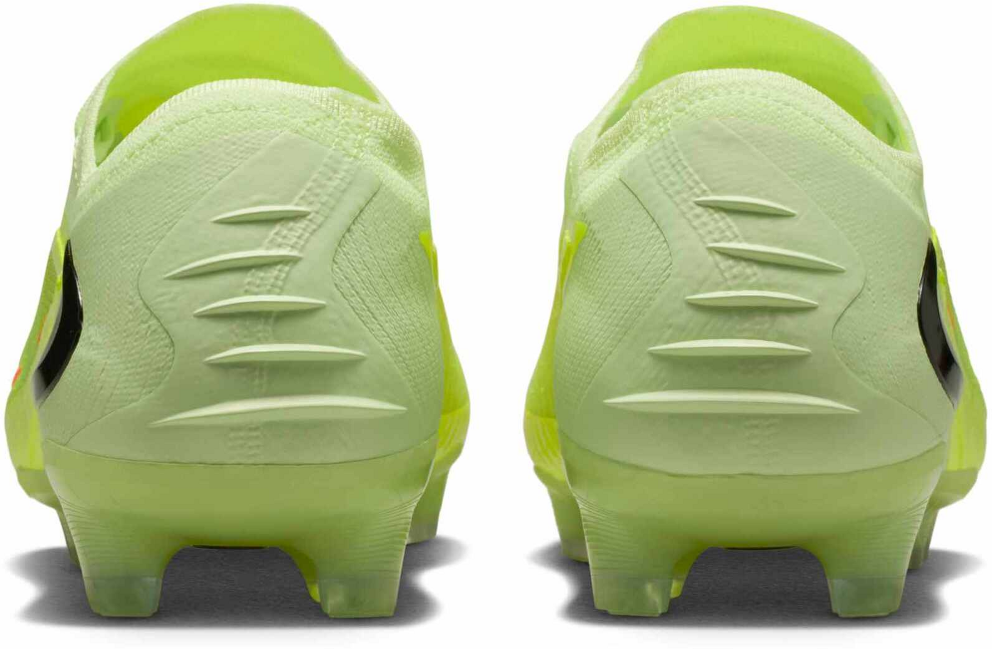 NIKE, Firm-ground Football Boot Phantom 6 Low Elite