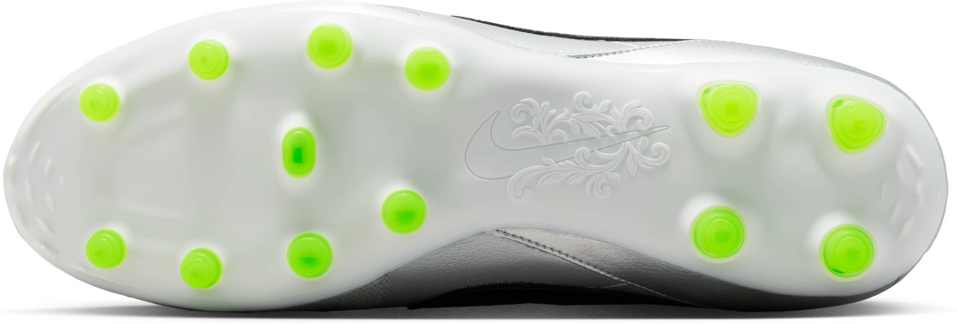 NIKE, Firm-ground Low-top Football Boot Premier 3