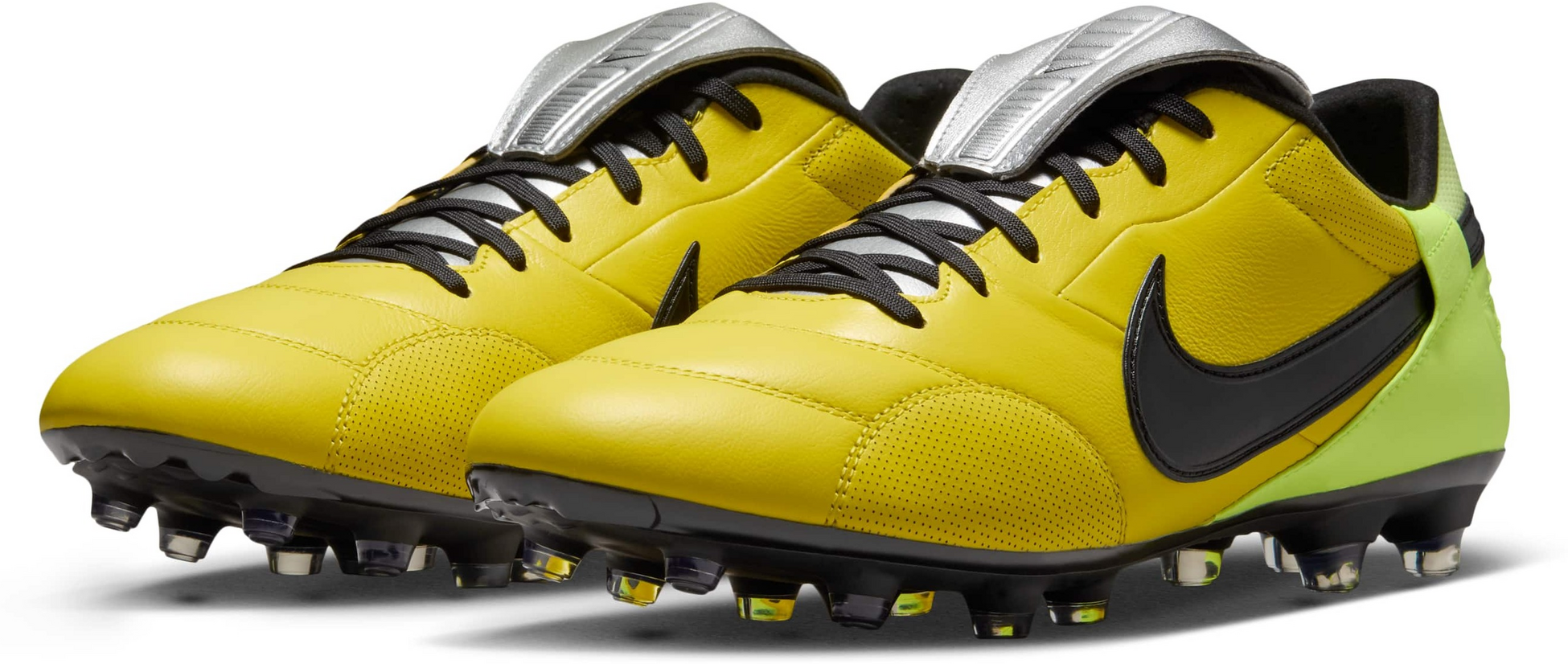 NIKE, Firm-ground Low-top Football Boot Premier 3