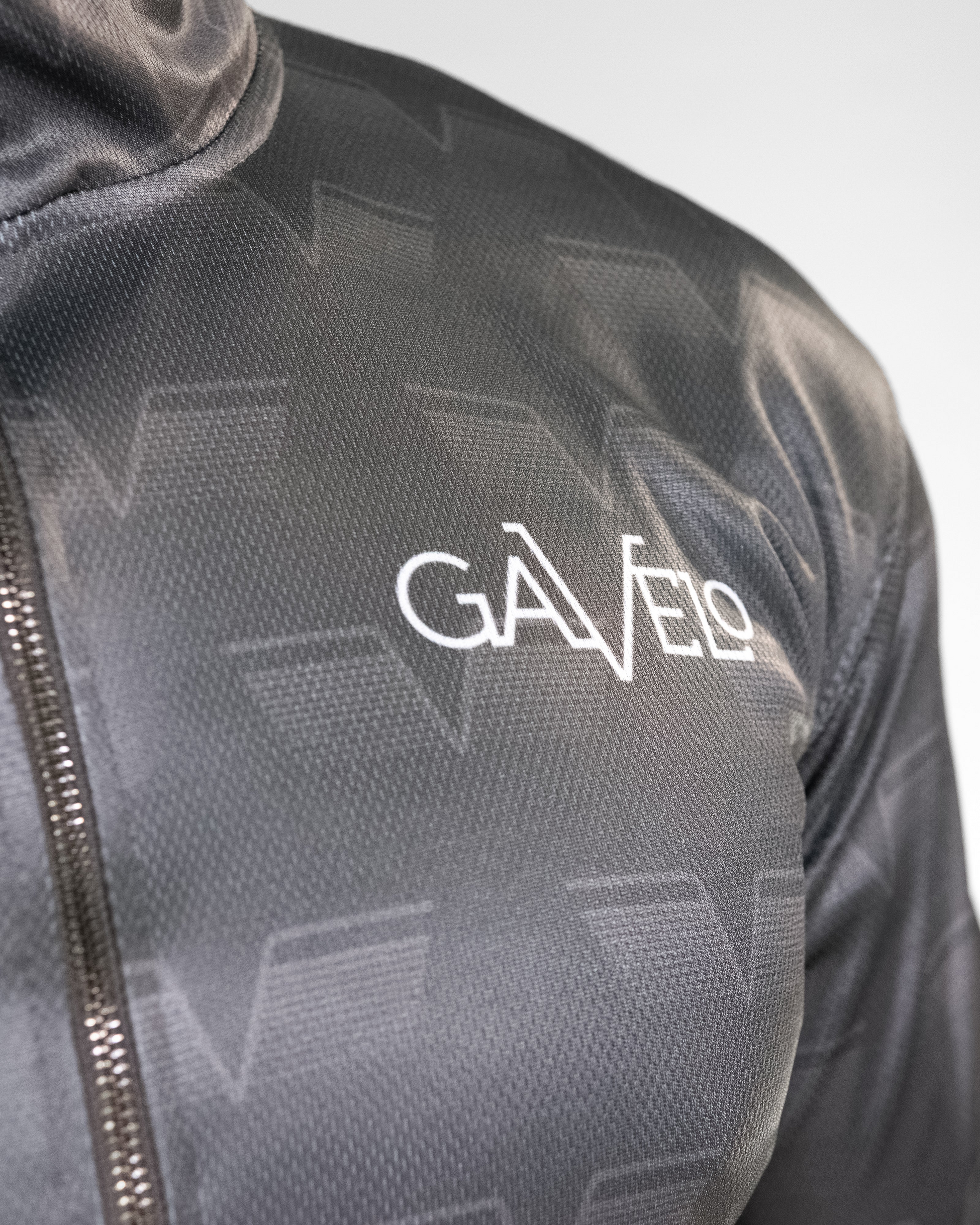 GAVELO, Gavelo Track Jacket Carbon Grey