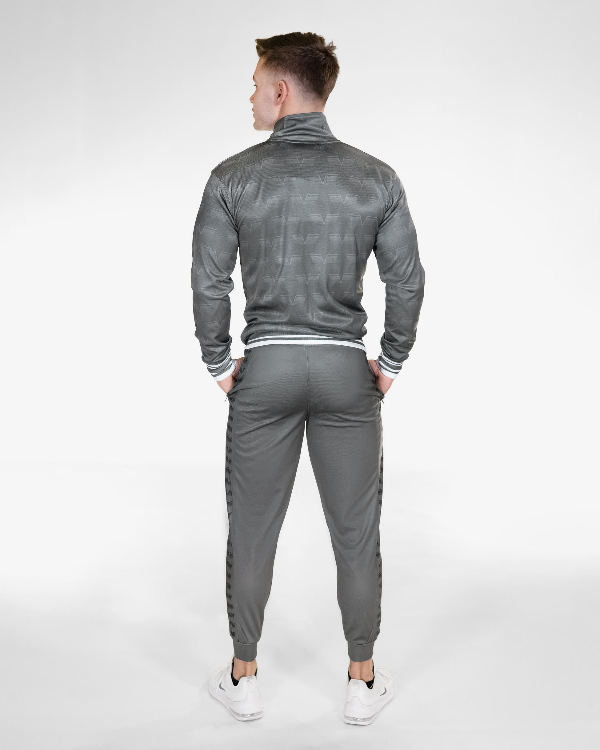 GAVELO, Gavelo Track Jacket Carbon Grey