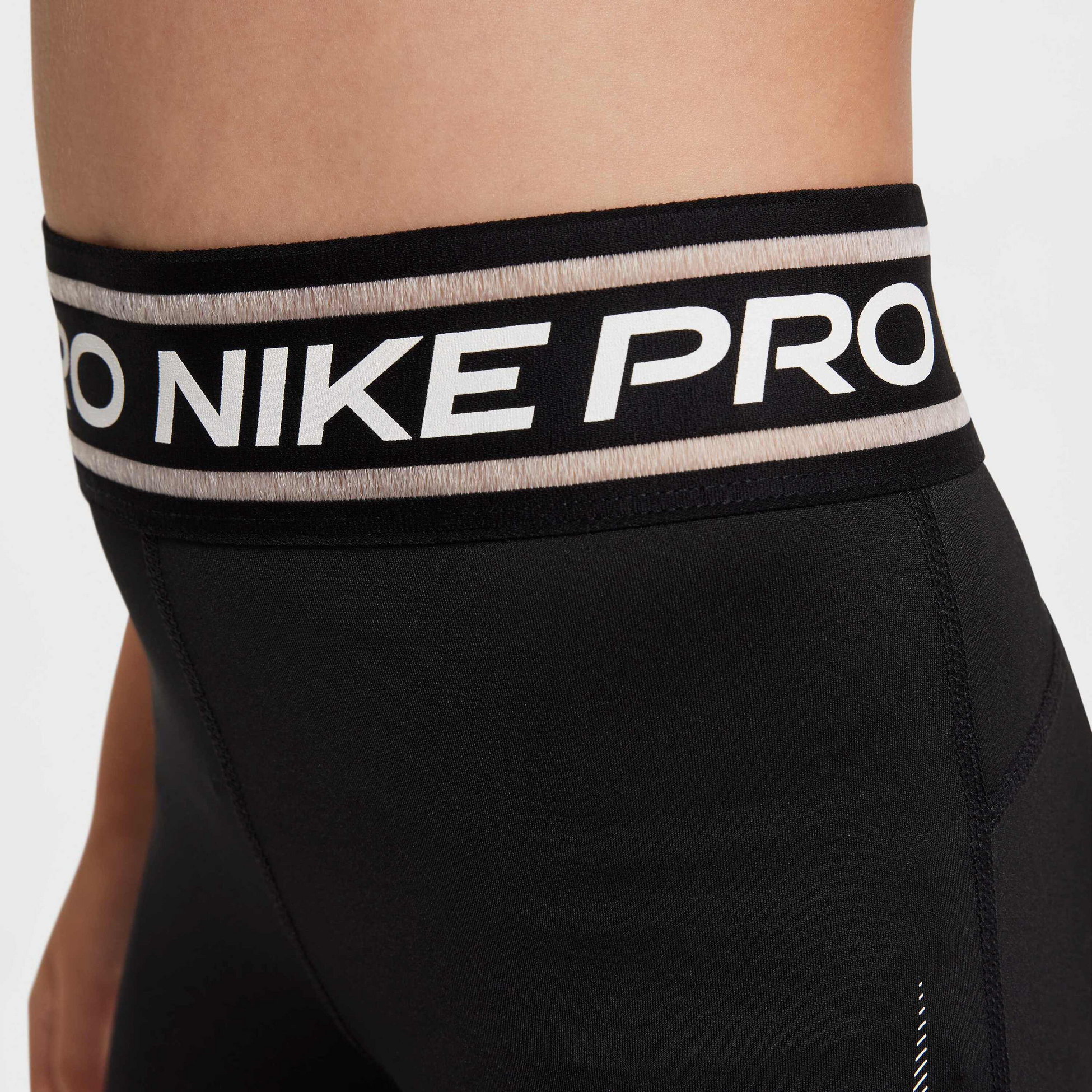 NIKE, Girls' 7.5cm (approx.) Shorts Pro