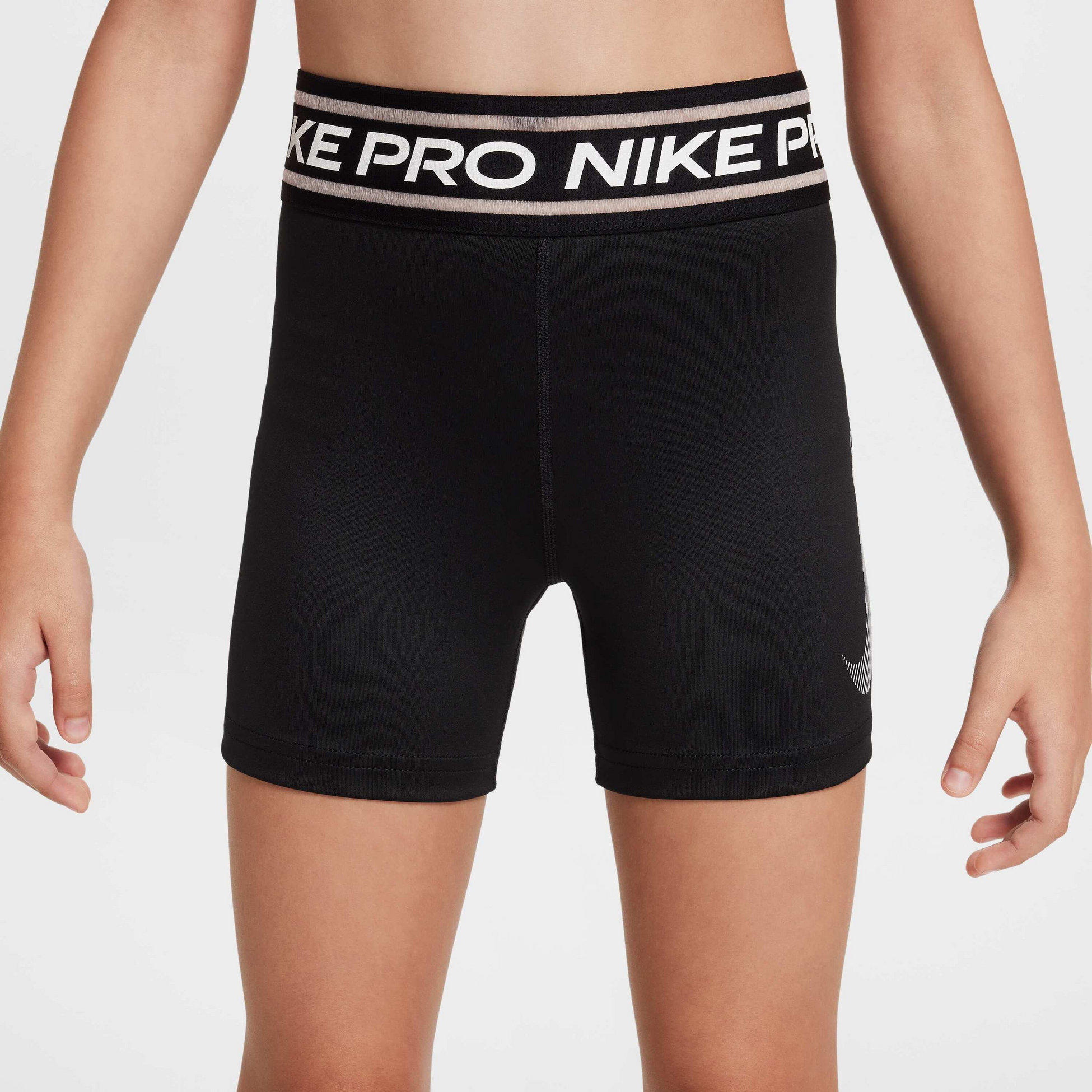 NIKE, Girls' 7.5cm (approx.) Shorts Pro
