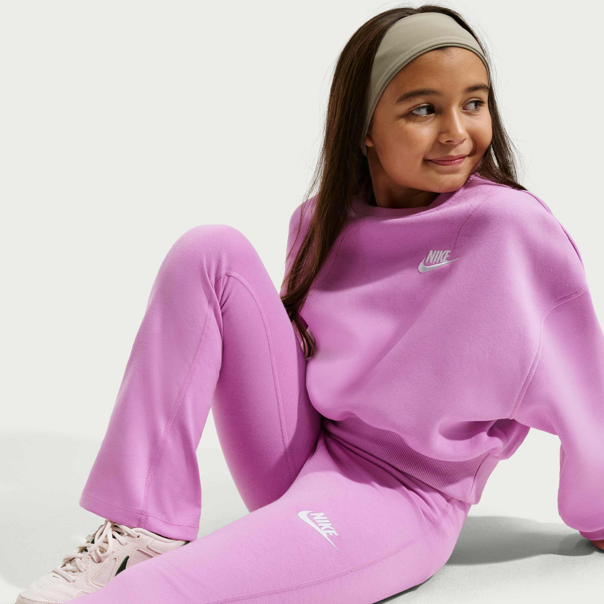 NIKE, Girls' High-waisted Flared Leggings Sportswear Classic