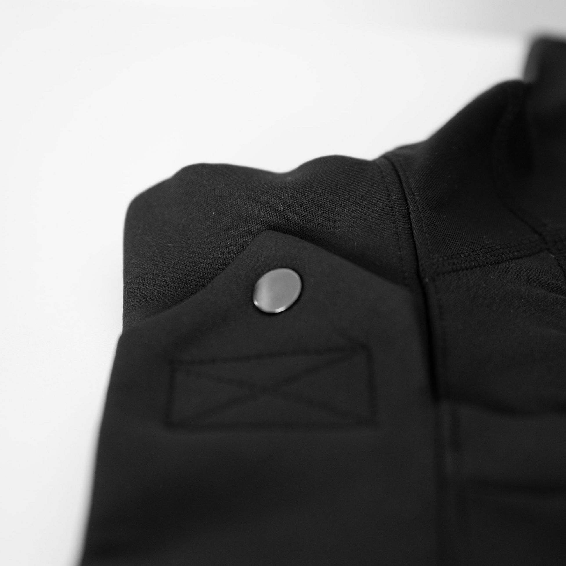 KOSA, Halsskyddströja Med Knapp I Nacken