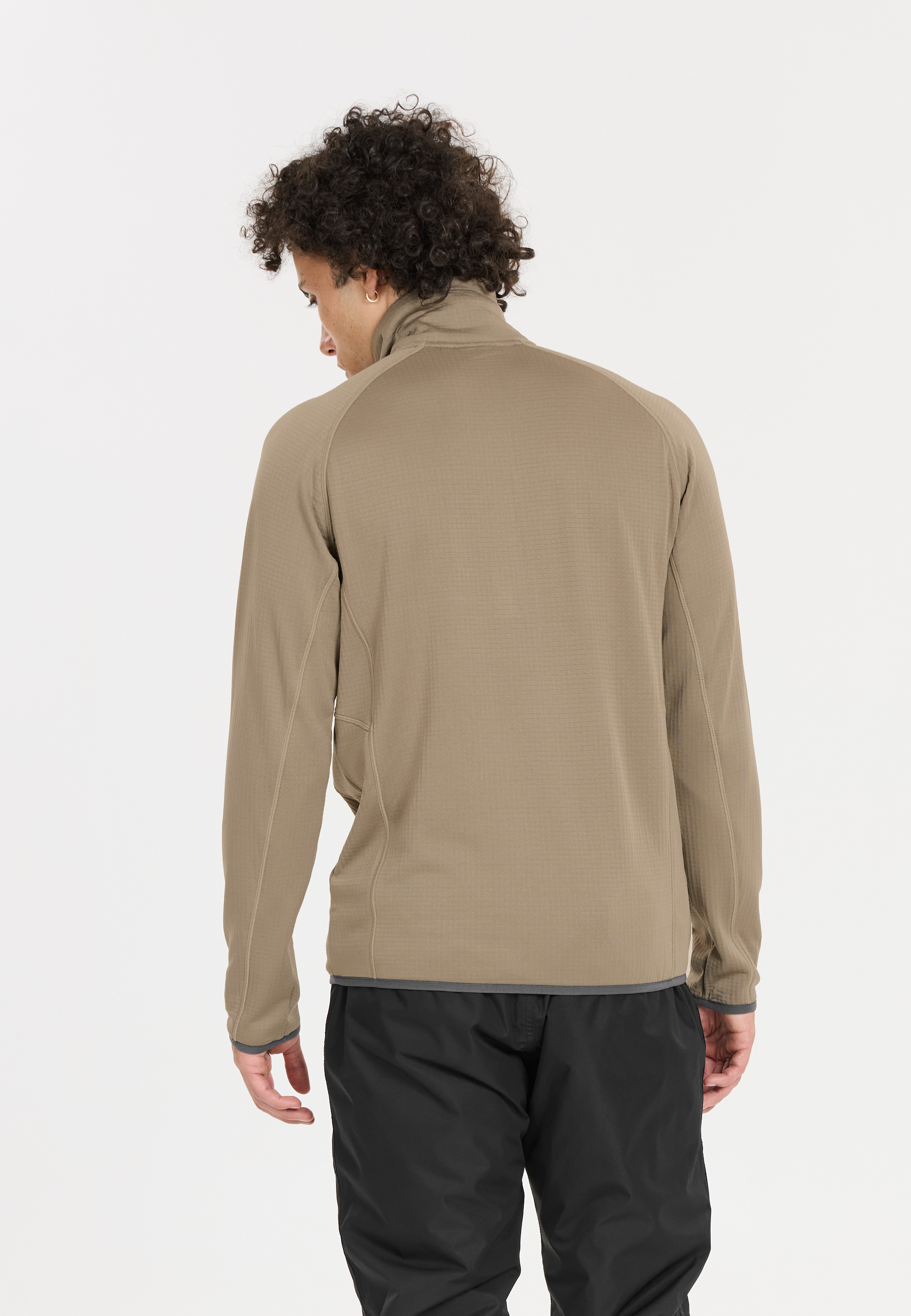 WHISTLER, Helge Midlayer