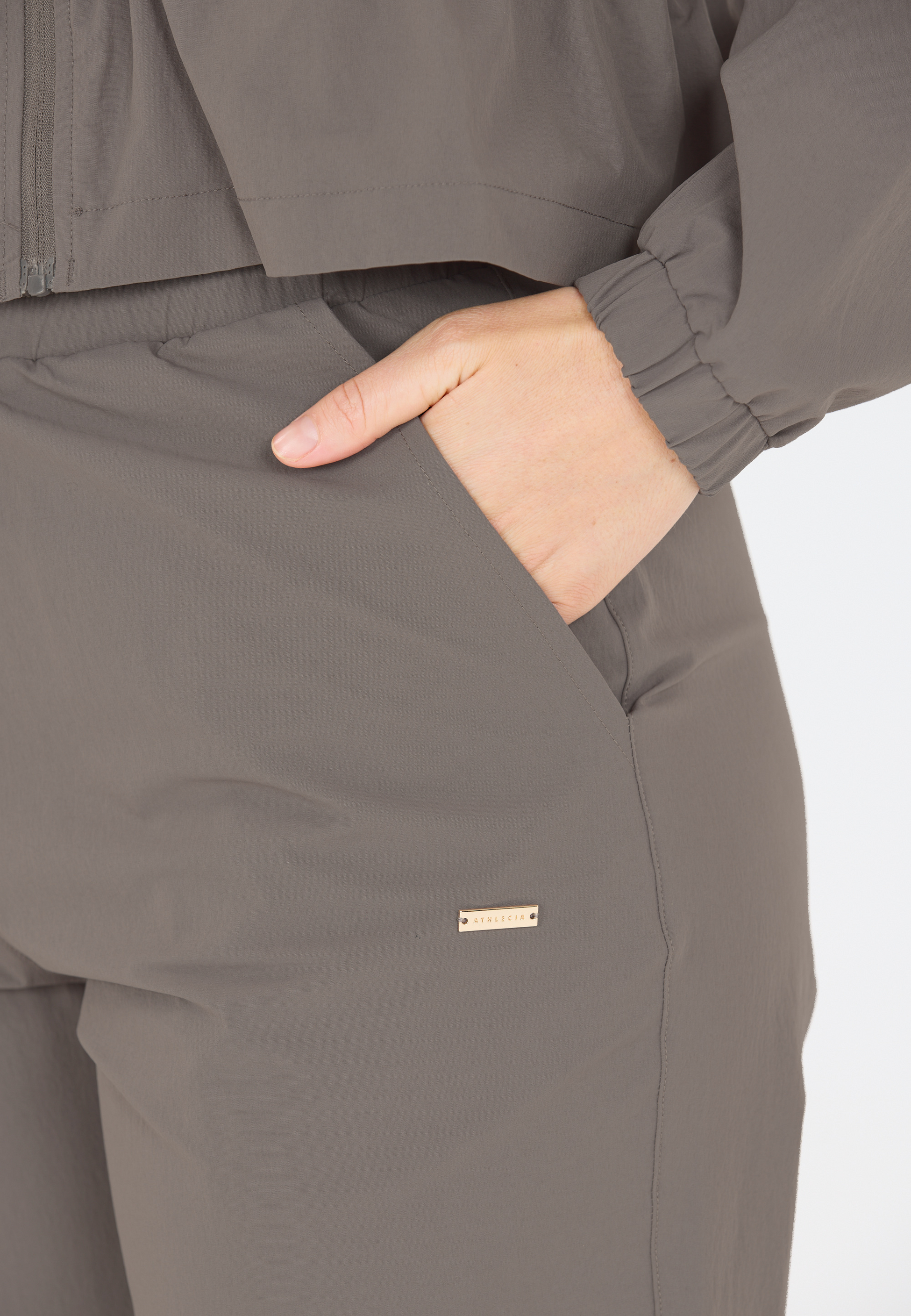 ATHLECIA, Hero Trousers