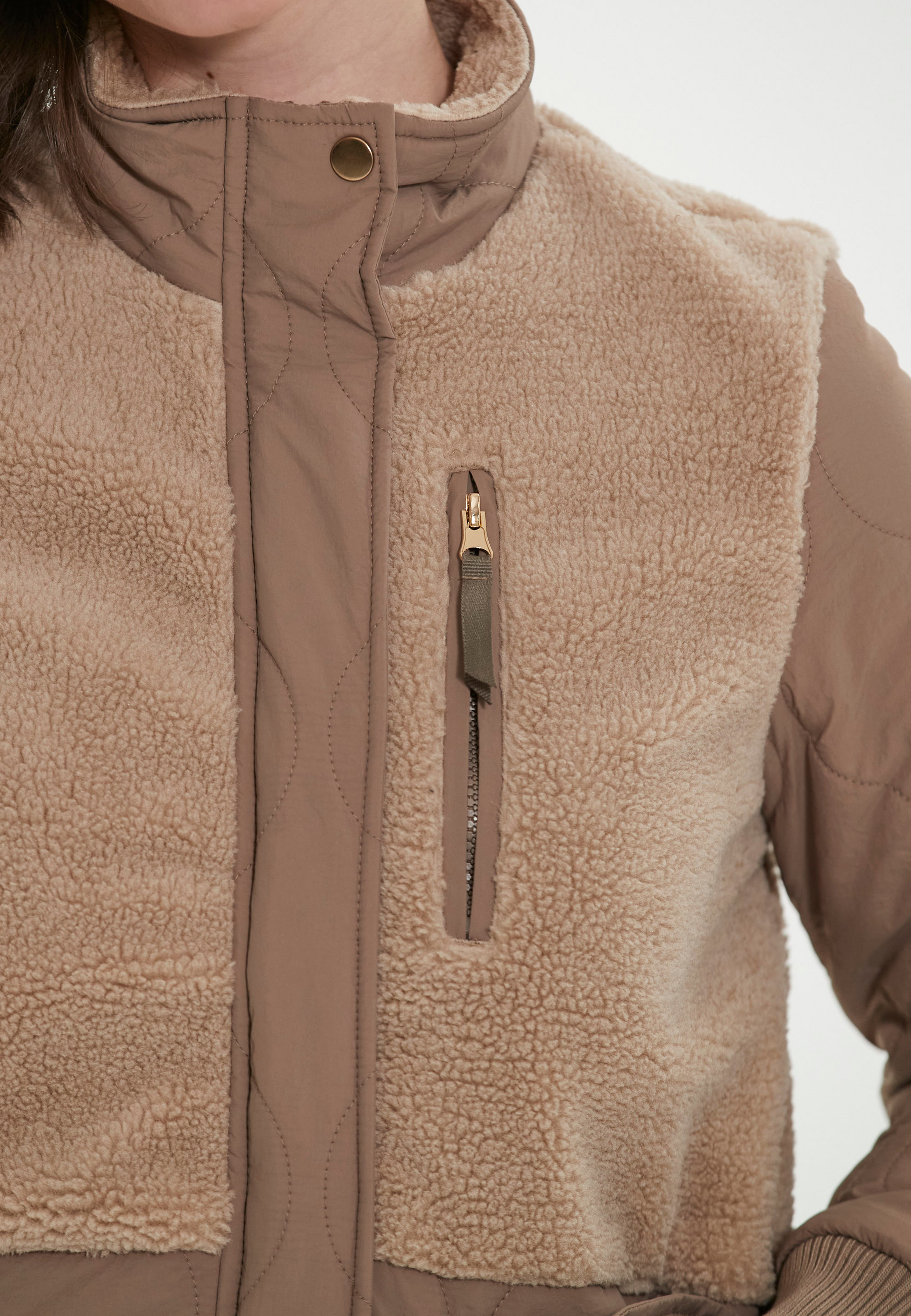 WEATHER REPORT, Hollie Coat