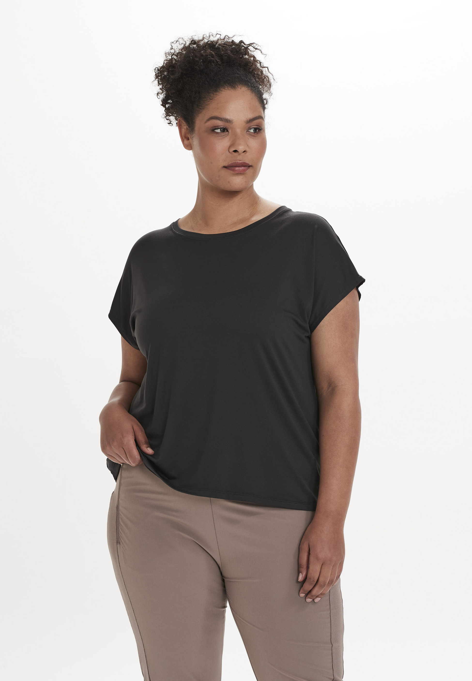 Q SPORTSWEAR, Jenirei T-shirt