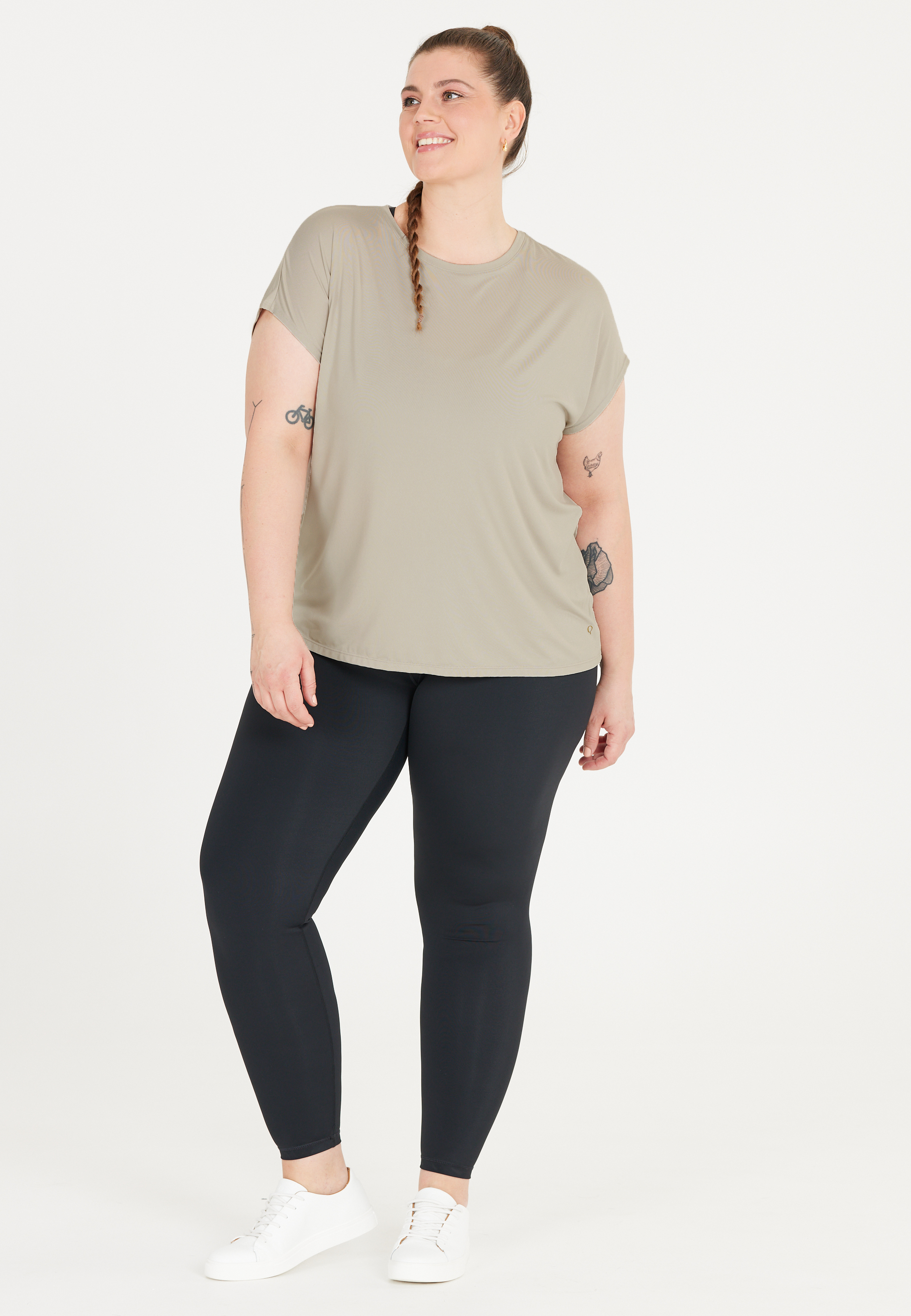 Q SPORTSWEAR, Jenirei