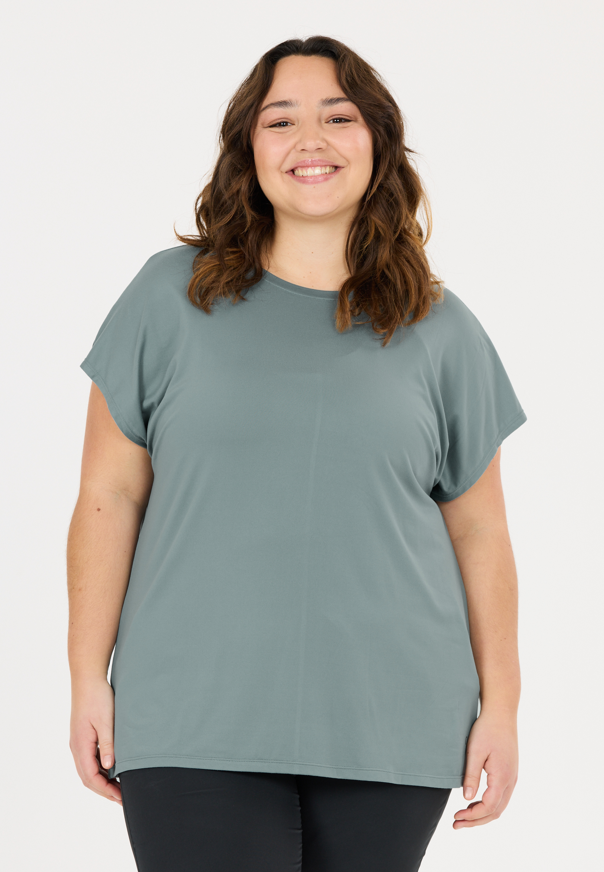 Q SPORTSWEAR, Jenirei