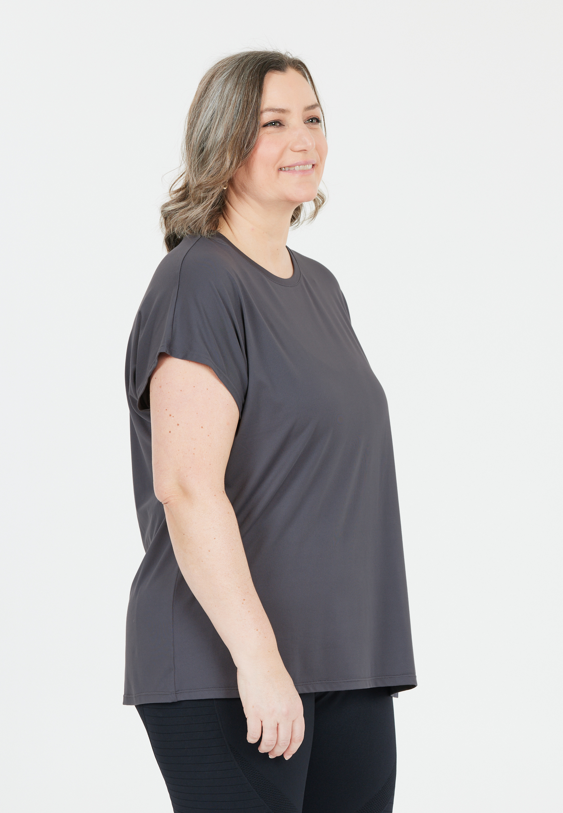 Q SPORTSWEAR, Jenirei