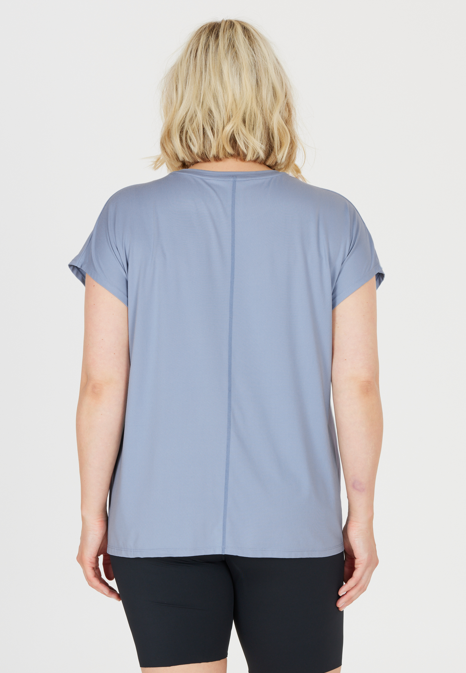 Q SPORTSWEAR, Jenirei