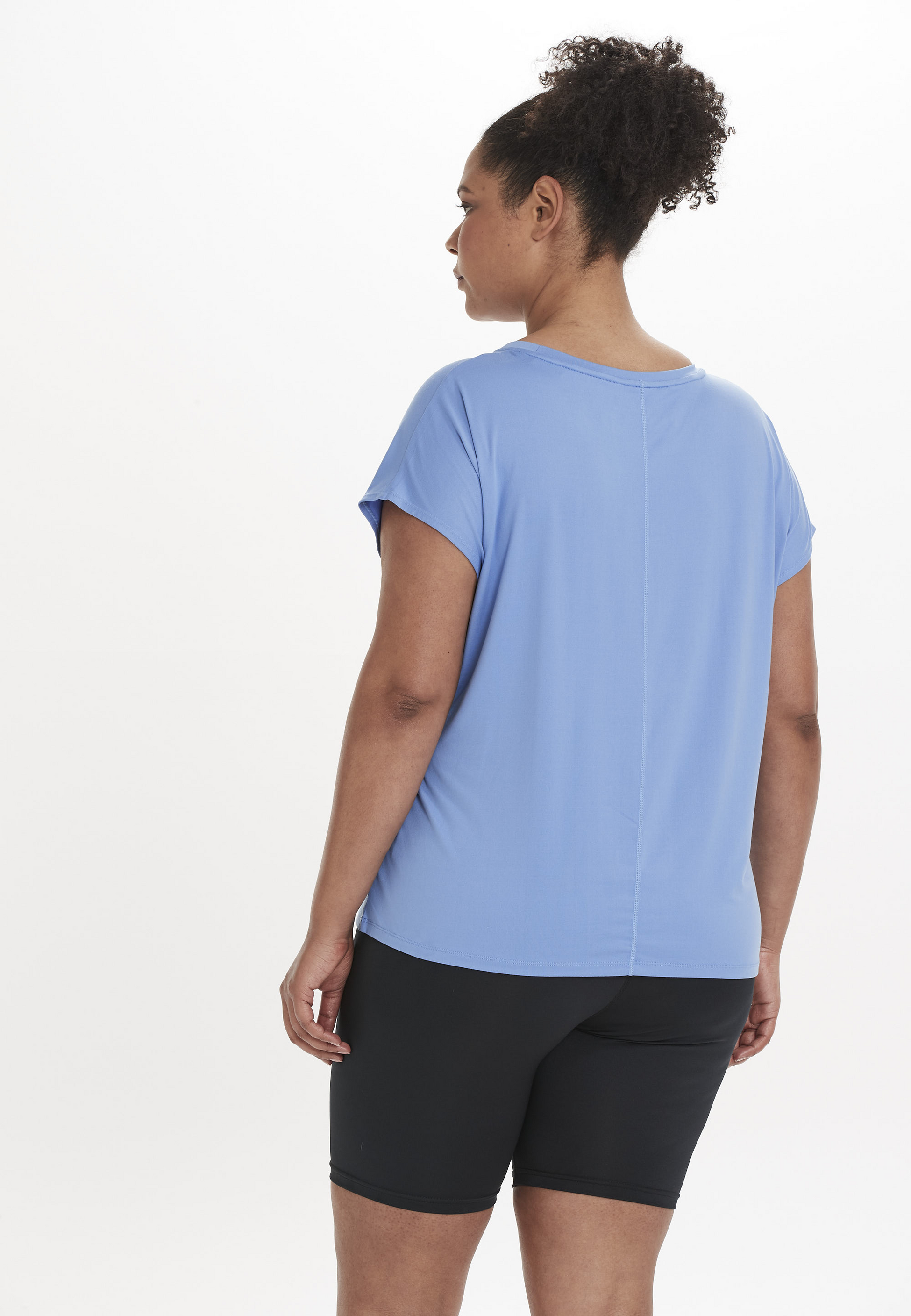 Q SPORTSWEAR, Jenirei