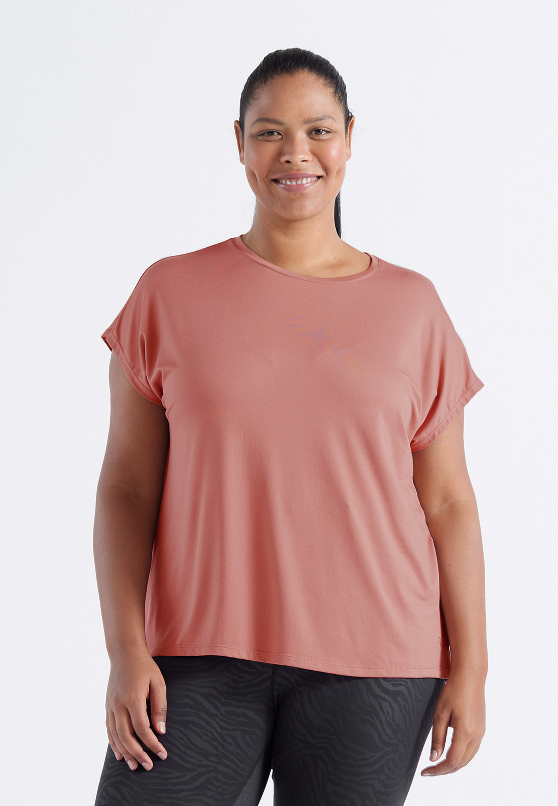 Q SPORTSWEAR, Jenirei