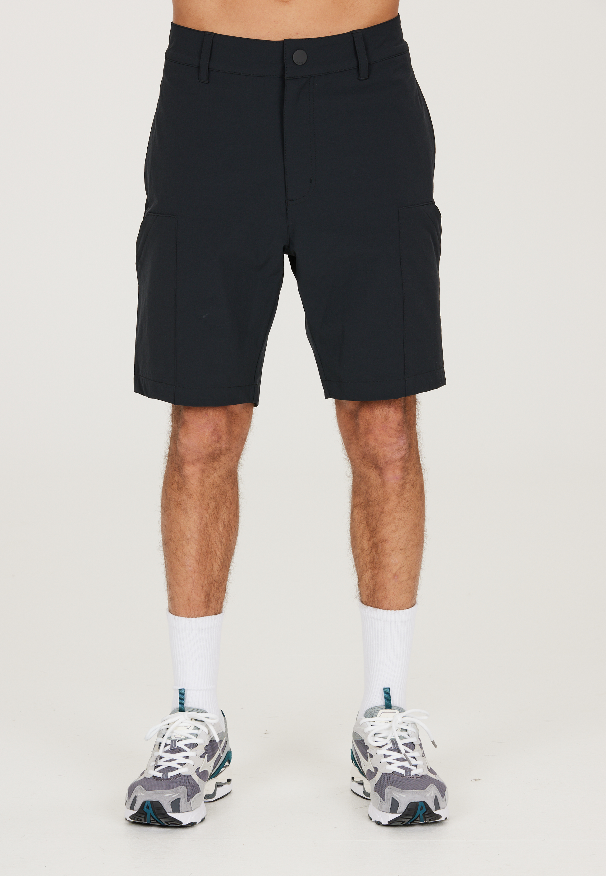 SOS, Komodo Shorts