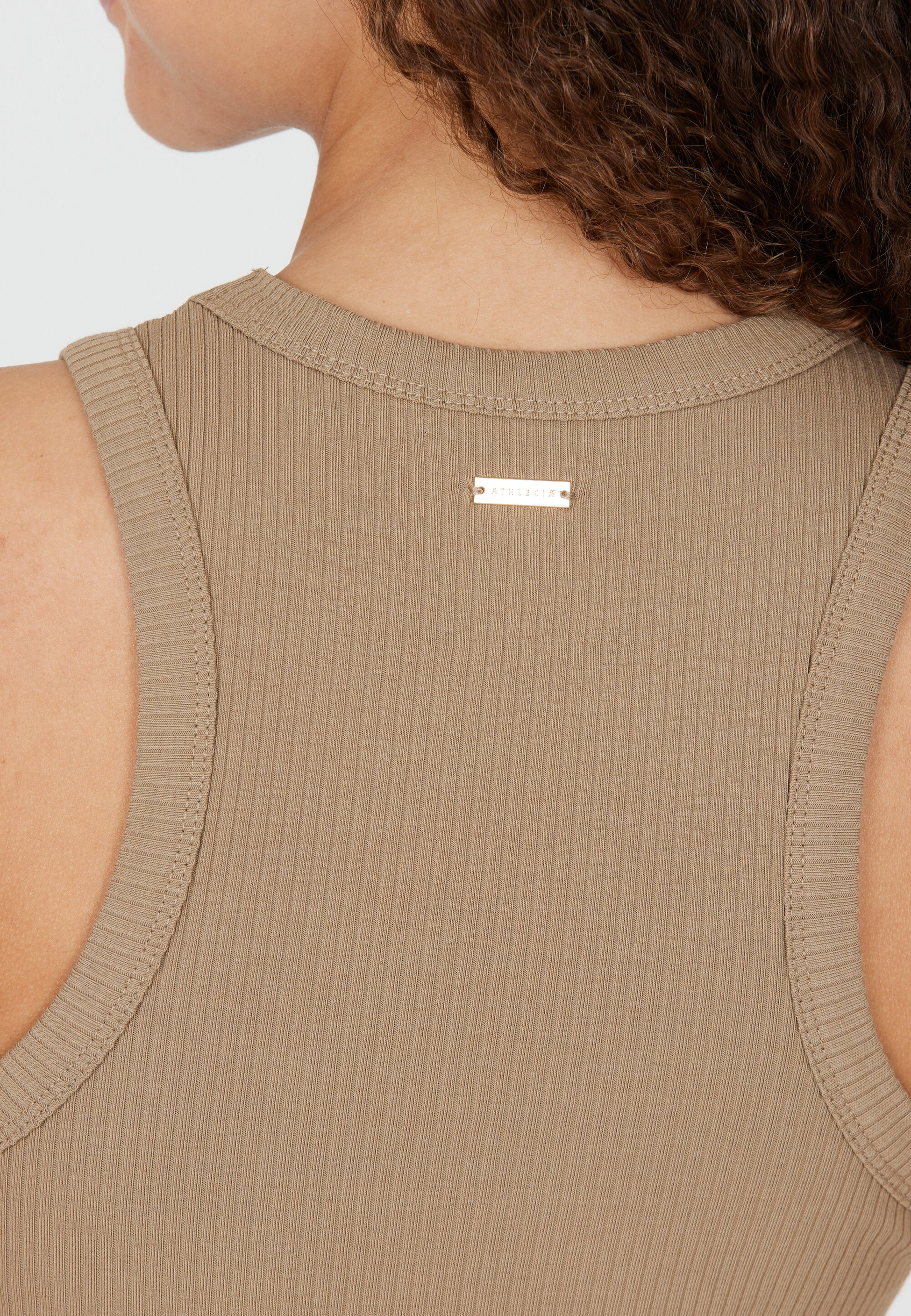 ATHLECIA, Lankae Top