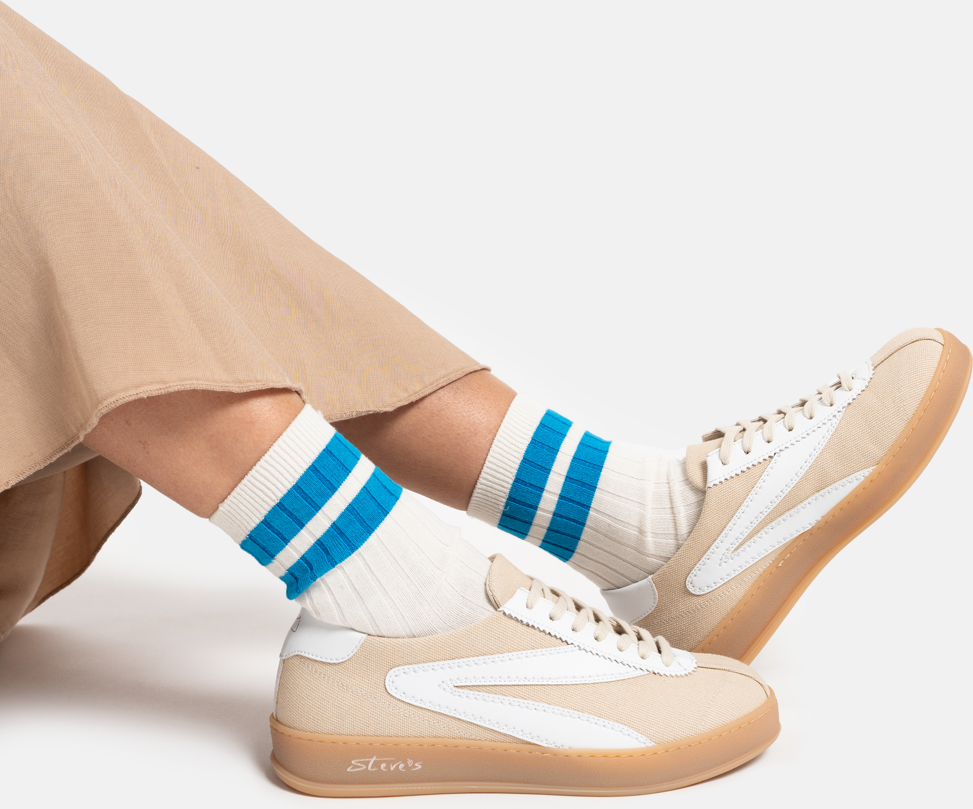 STEVE'S, Legacy Canvas-dune