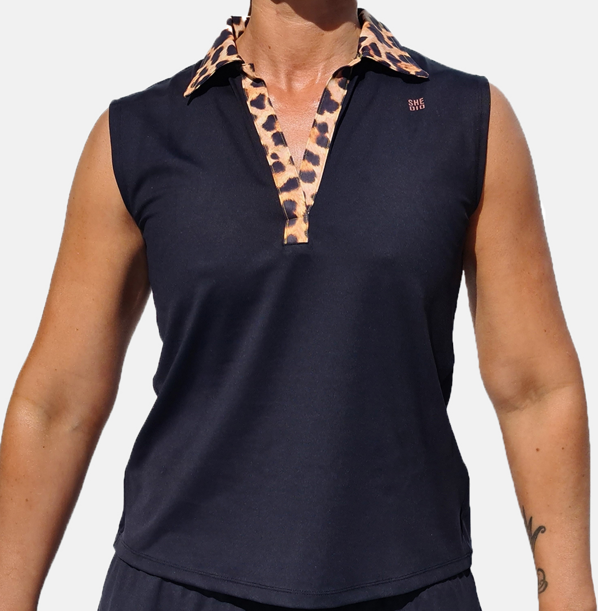 SHE DID, Leopard V-neck Linne