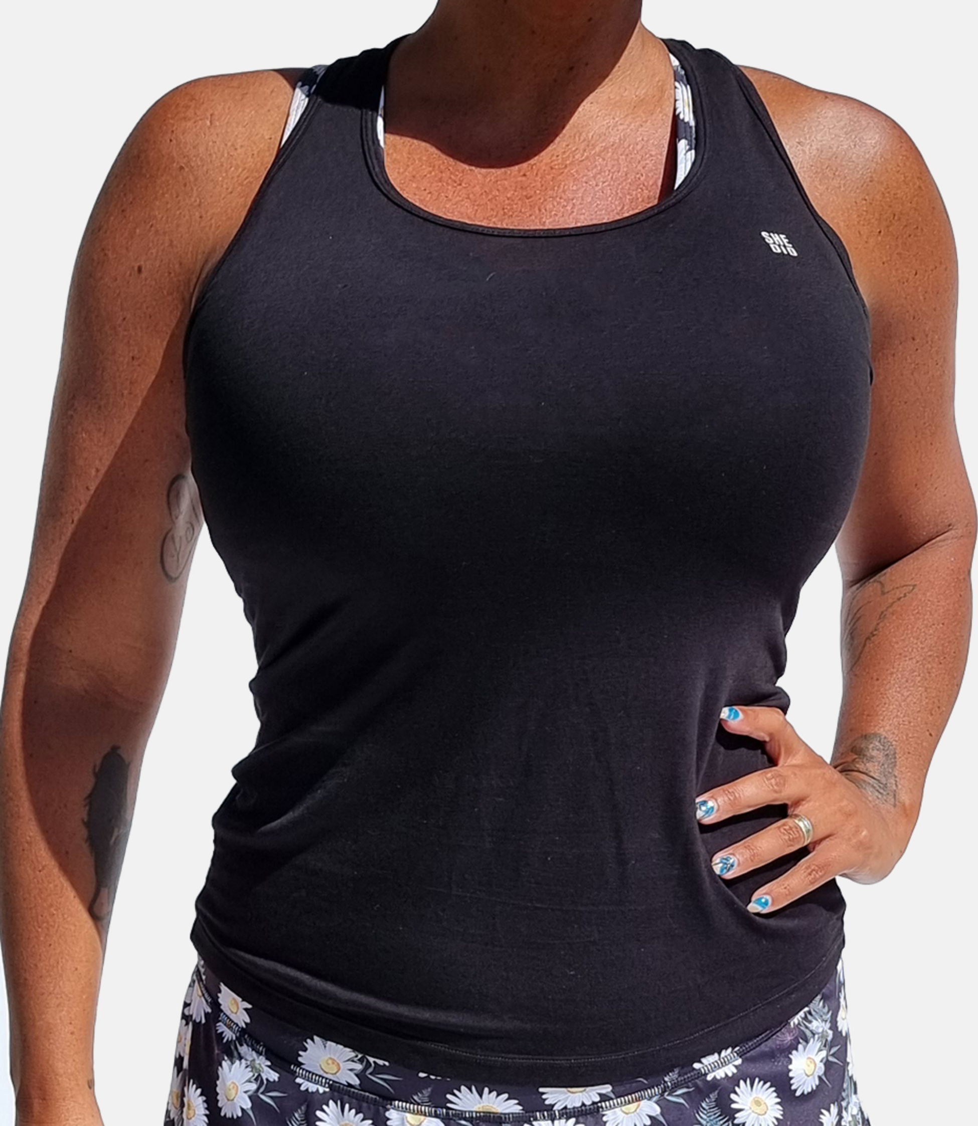 SHE DID, Linne Svart