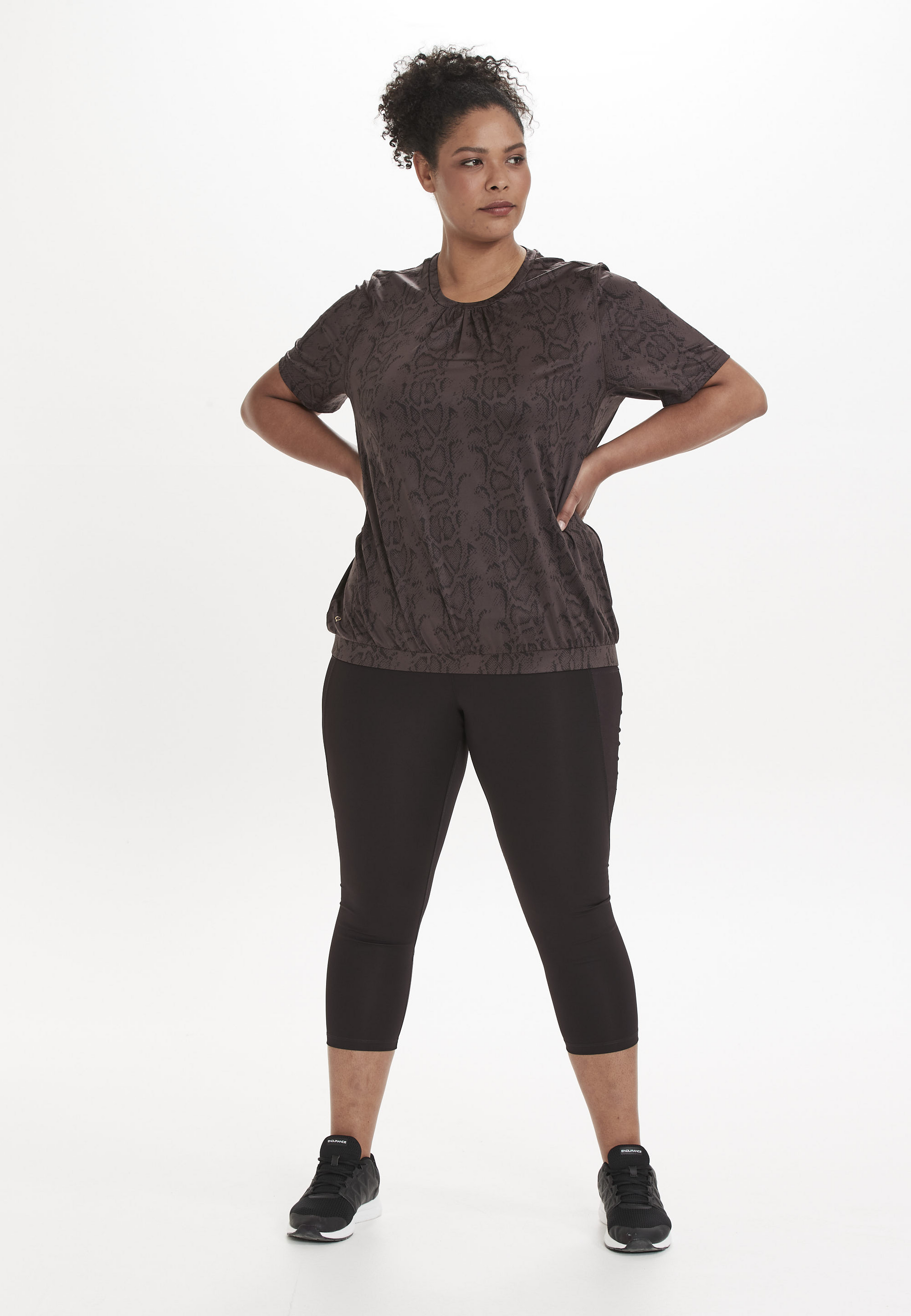 Q SPORTSWEAR, Liyeer T-shirt