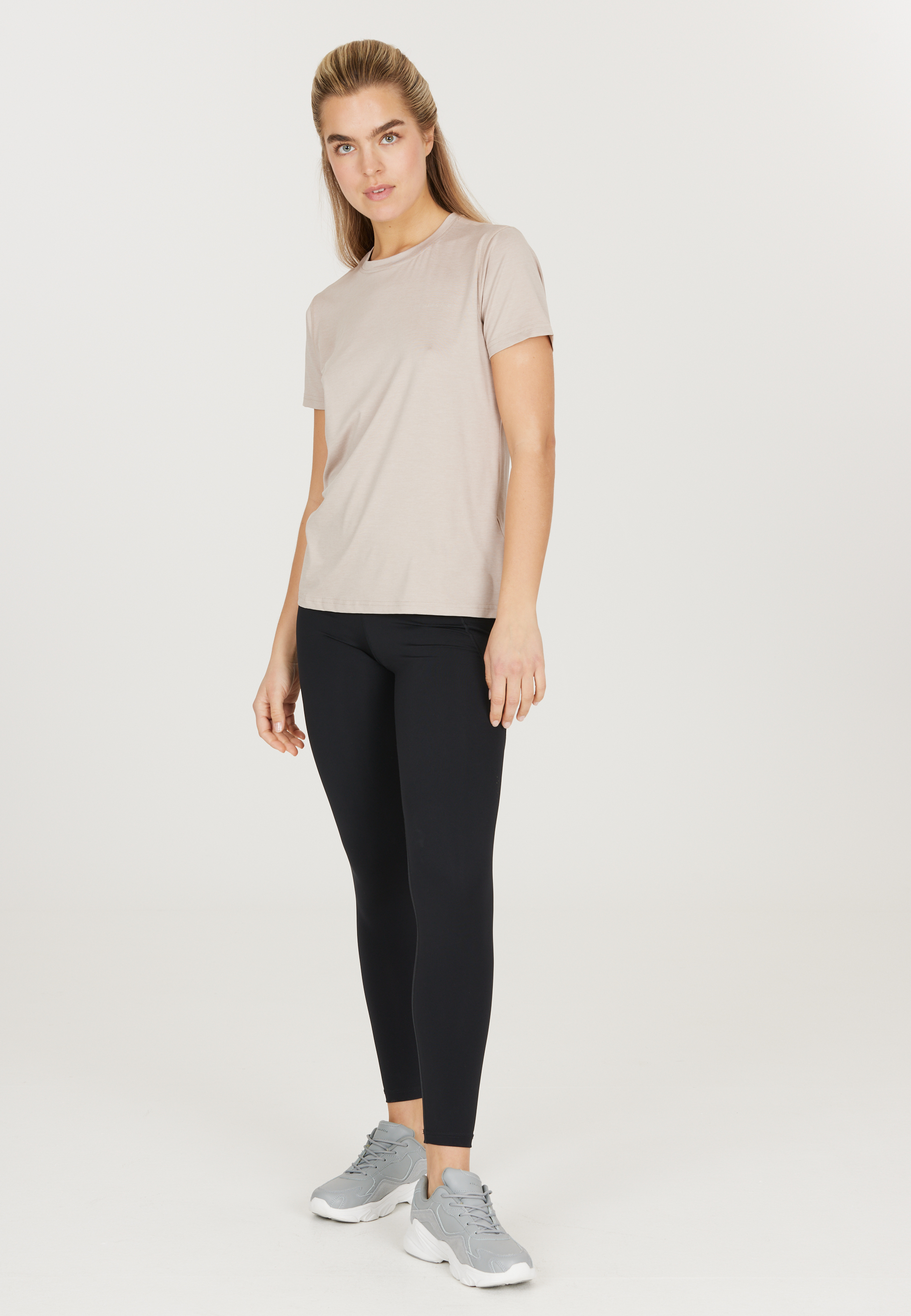 ENDURANCE, Maje T-shirt