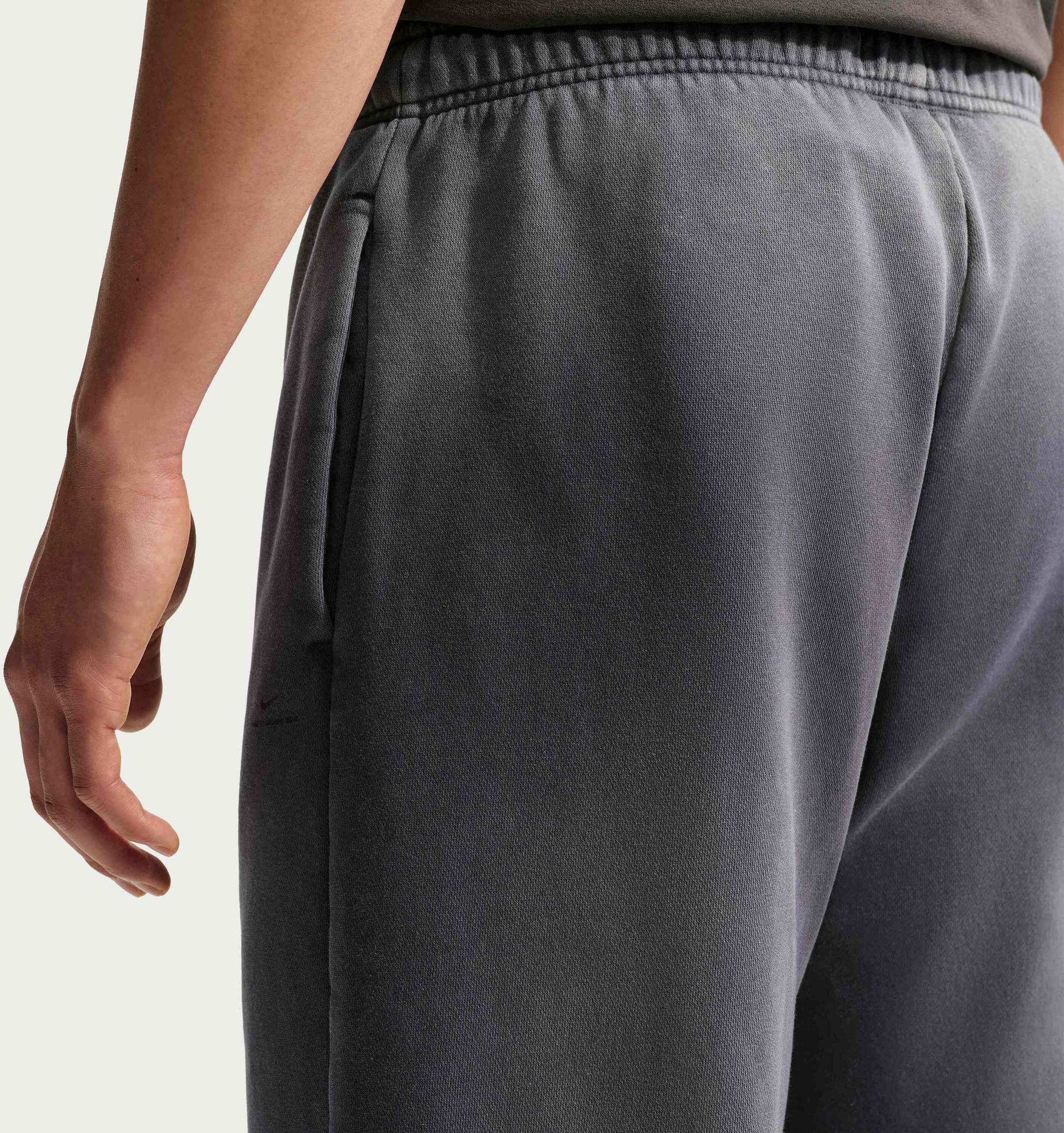 NIKE, Men's Brushed Heavy Oversized Basketball Trousers Standard Issue