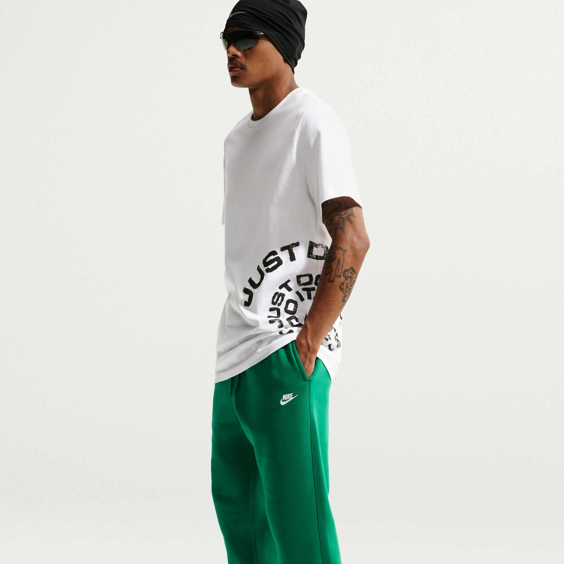 NIKE, Men's Cuffed Brushed Fleece Trousers Club