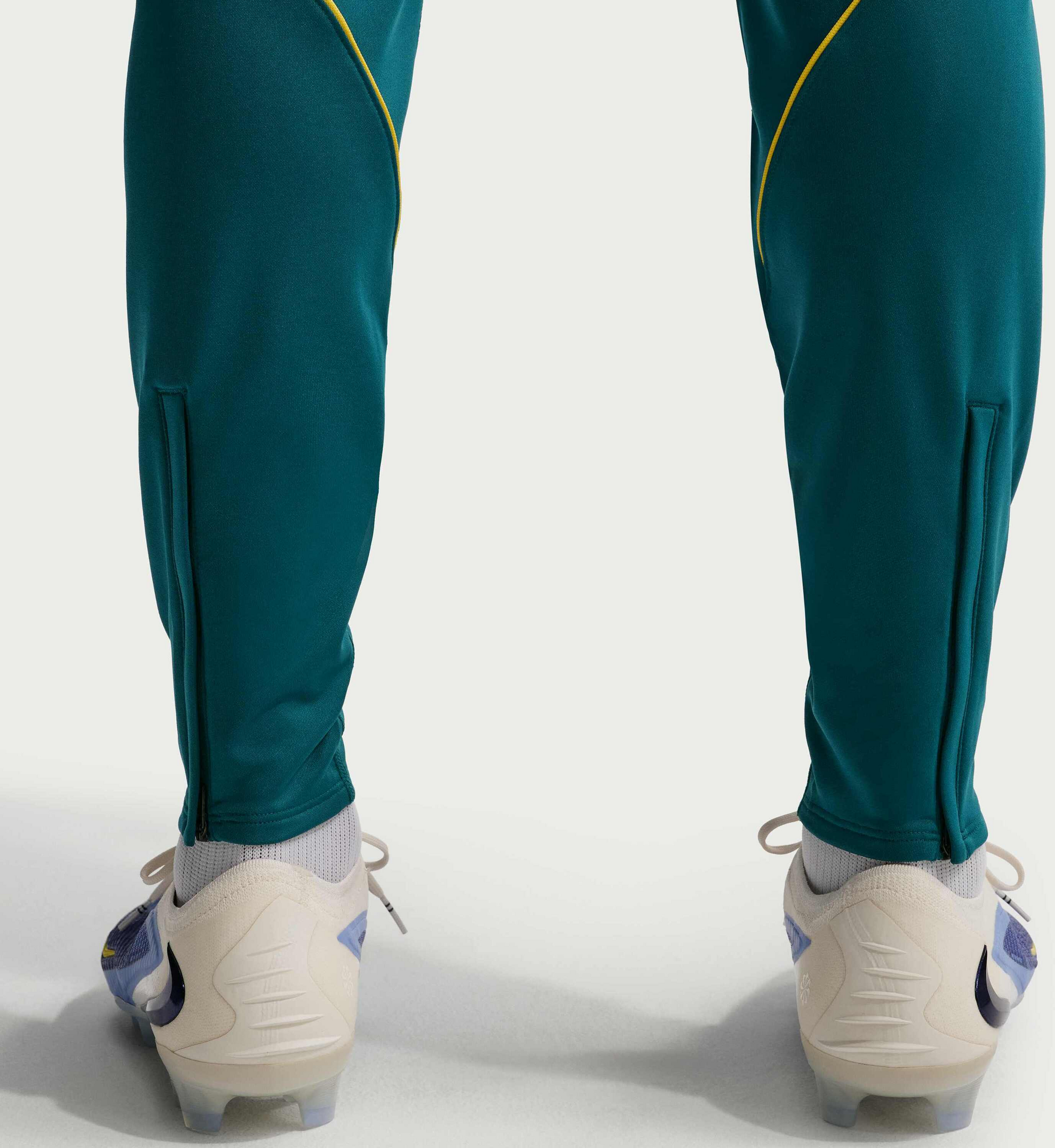 NIKE, Men's Dri-fit Football Knit Pants Brazil Strike