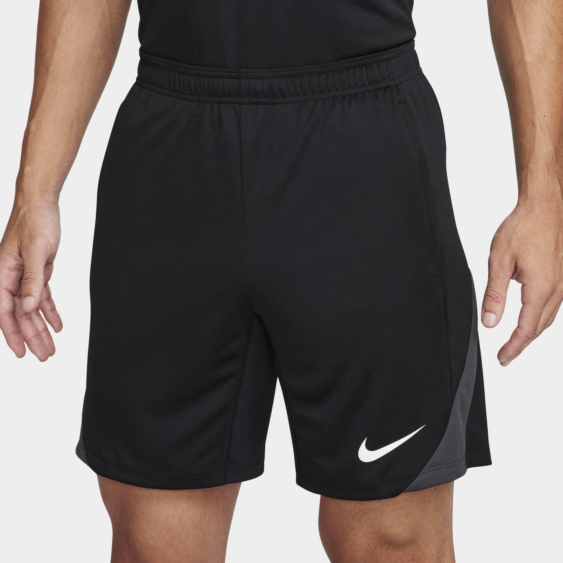 NIKE, Men's Dri-fit Football Shorts Strike